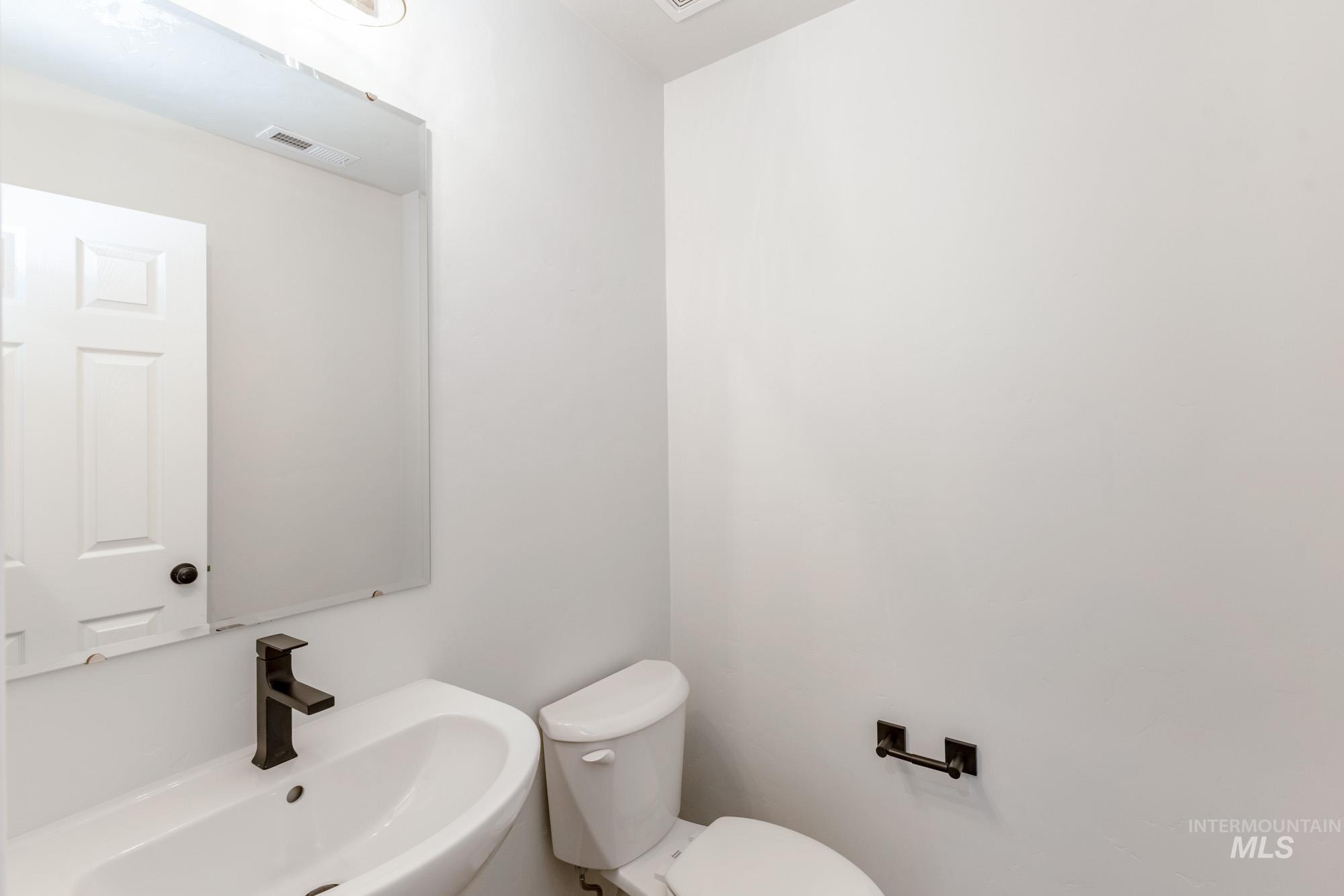 19347 James Ave Property Photo 11