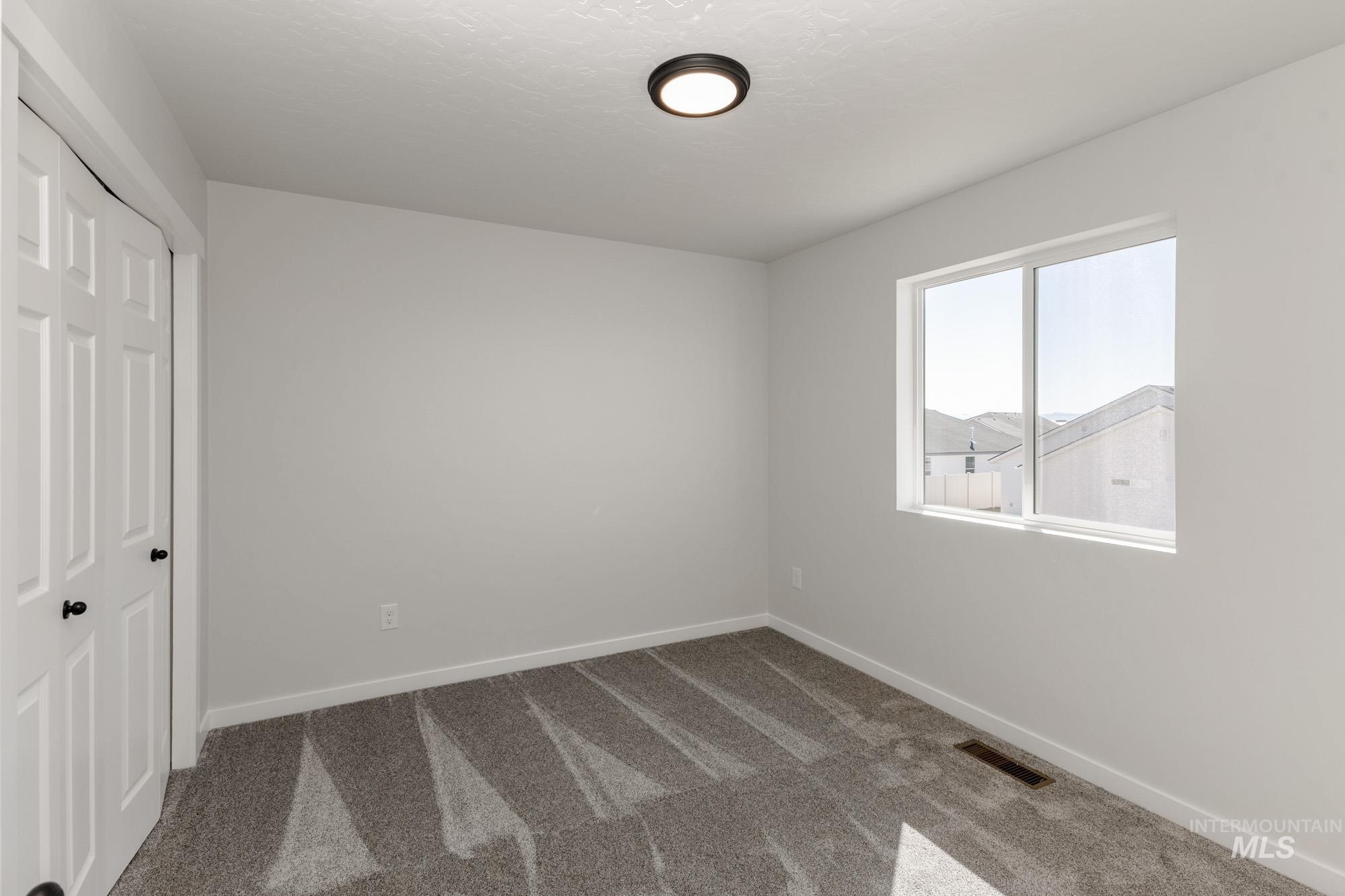 19347 James Ave Property Photo 15