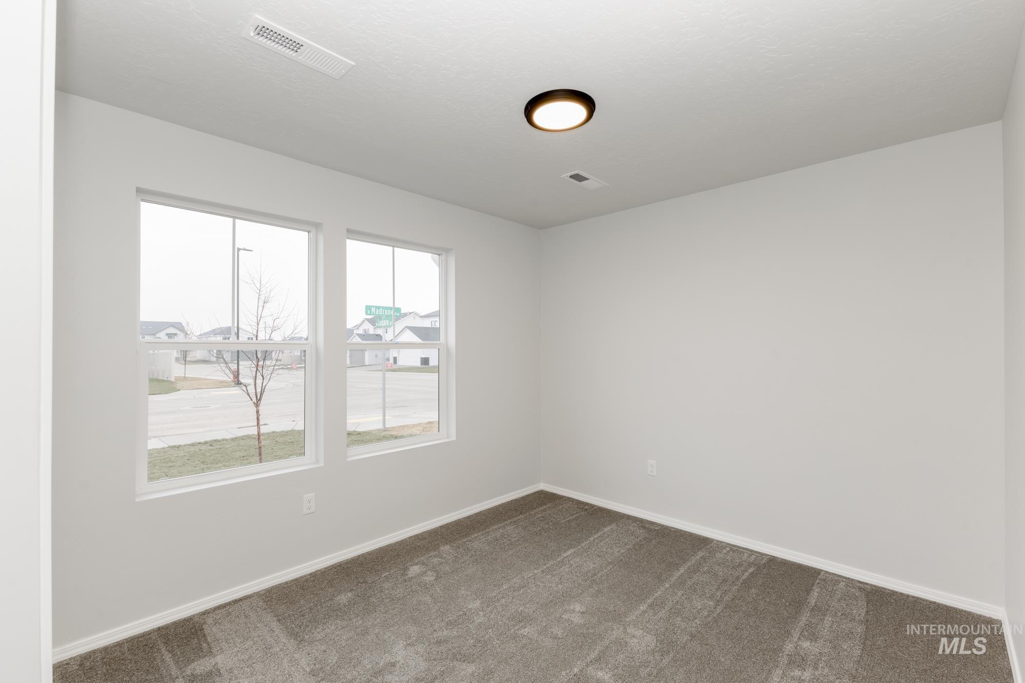 281 N Madrone Ave Property Photo 11