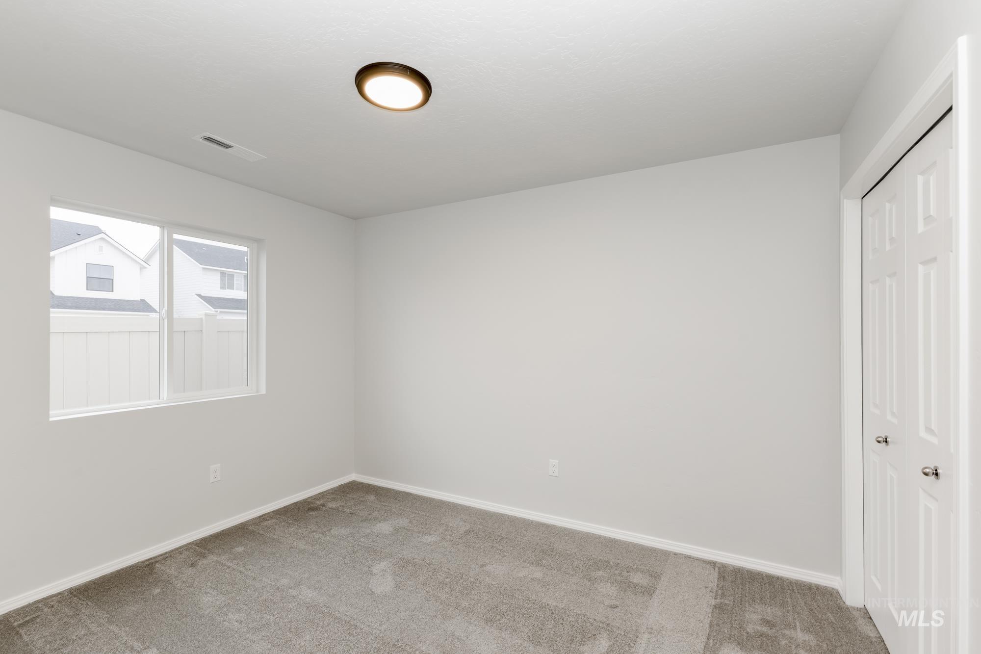 281 N Madrone Ave Property Photo 12