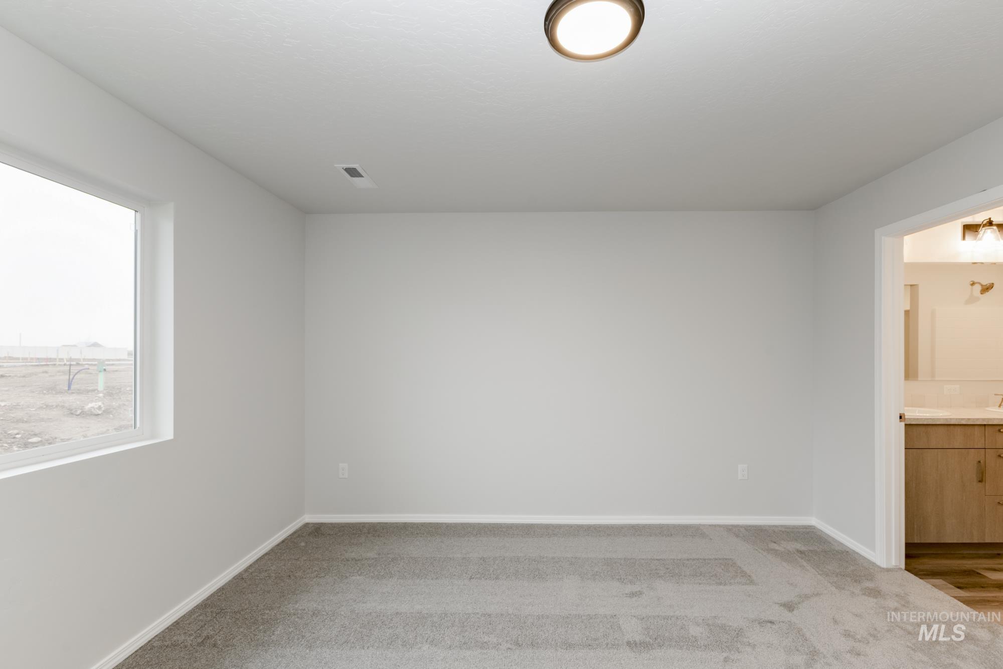 281 N Madrone Ave Property Photo 16