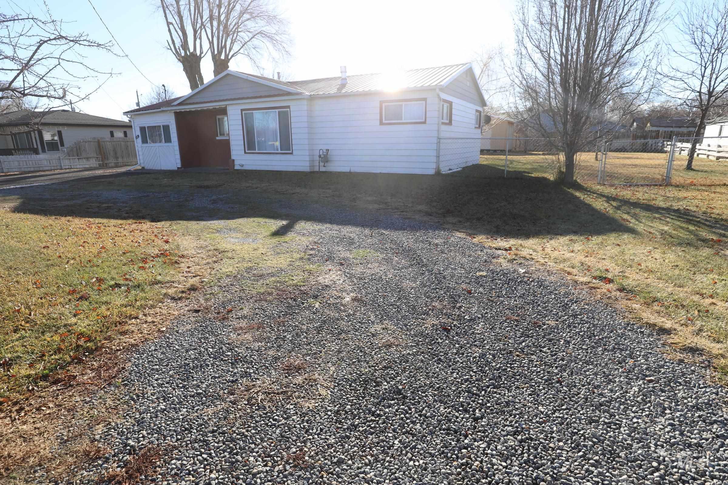 341 Falls Avenue West Property Photo 4