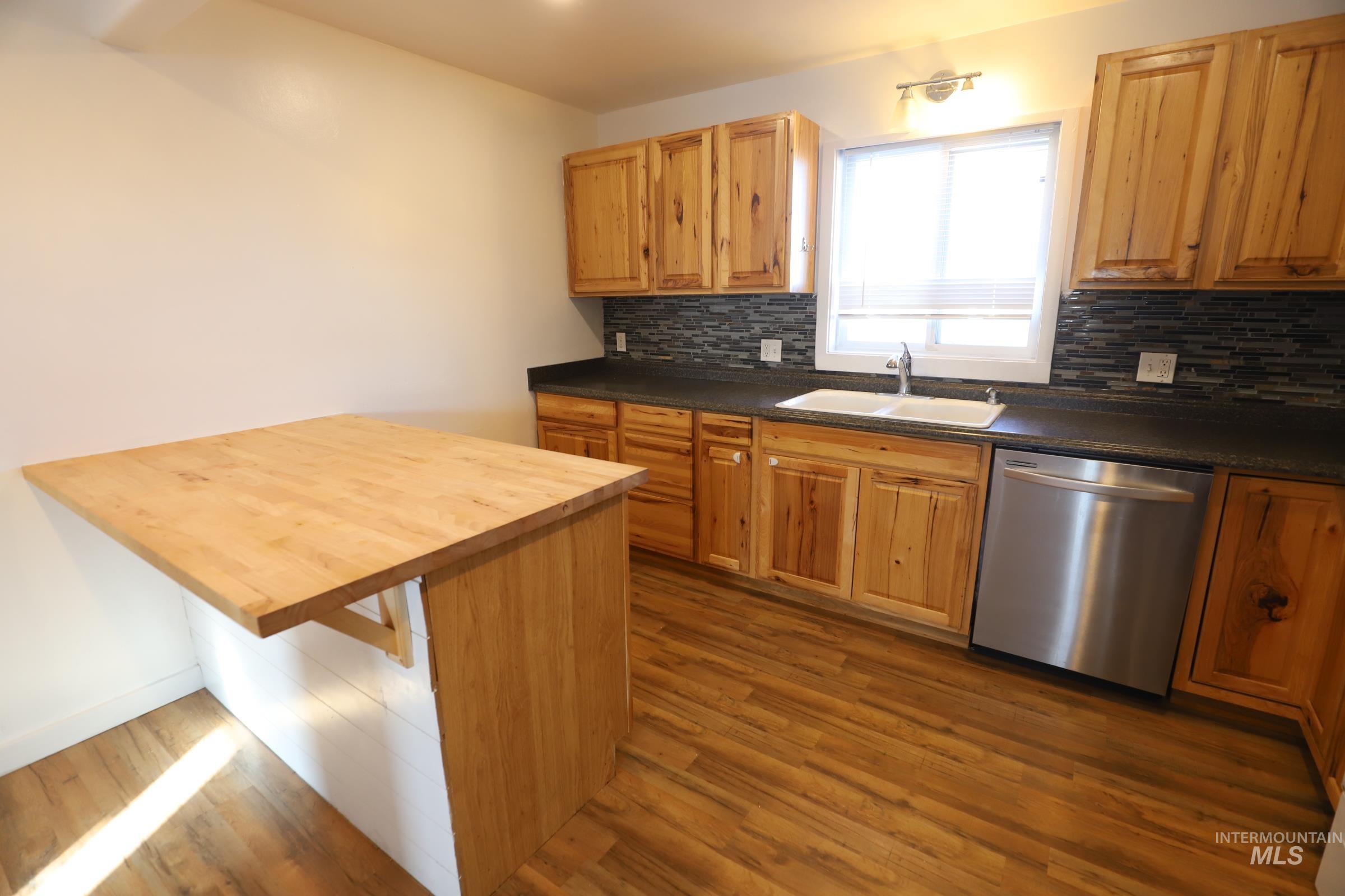 341 Falls Avenue West Property Photo 11