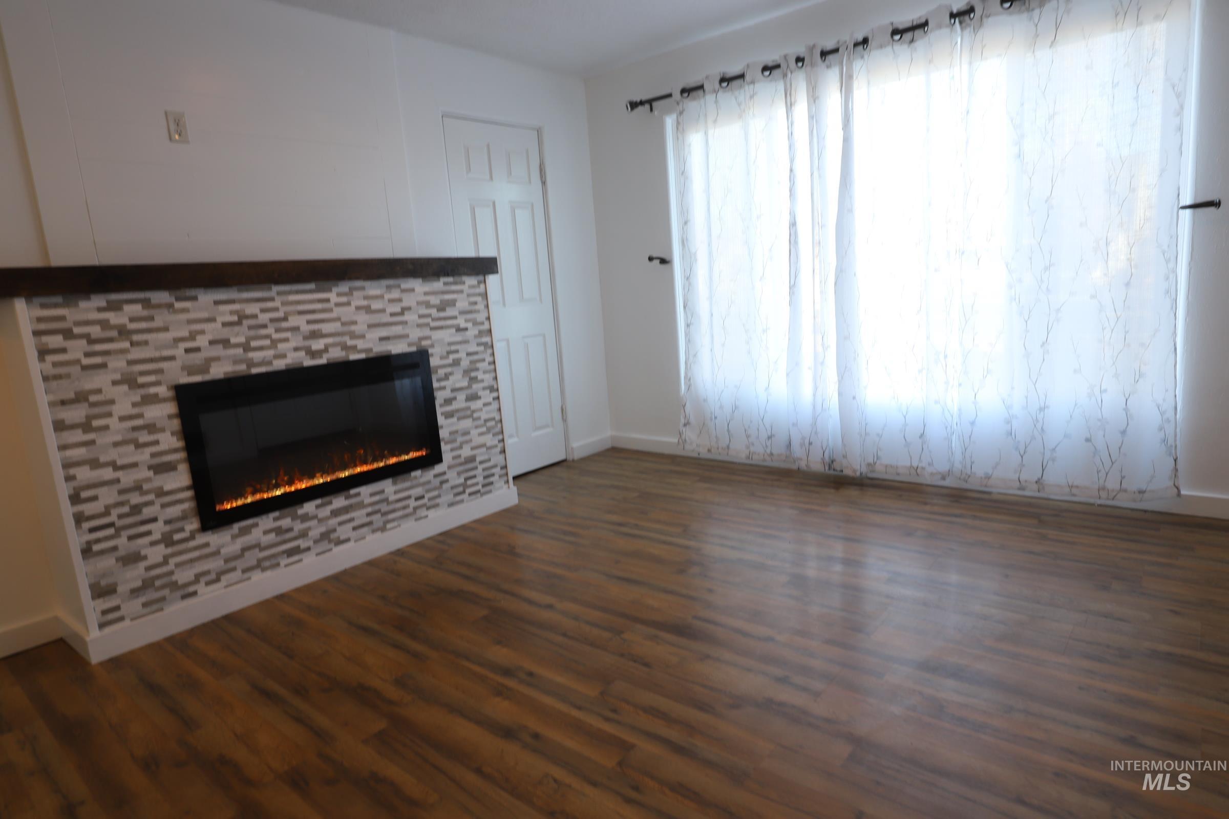 341 Falls Avenue West Property Photo 14