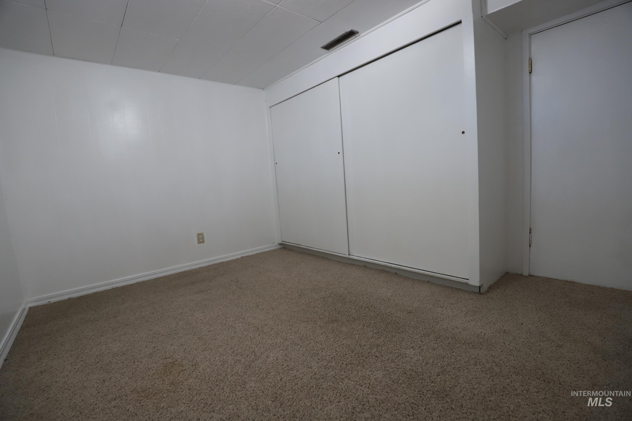 341 Falls Avenue West Property Photo 16