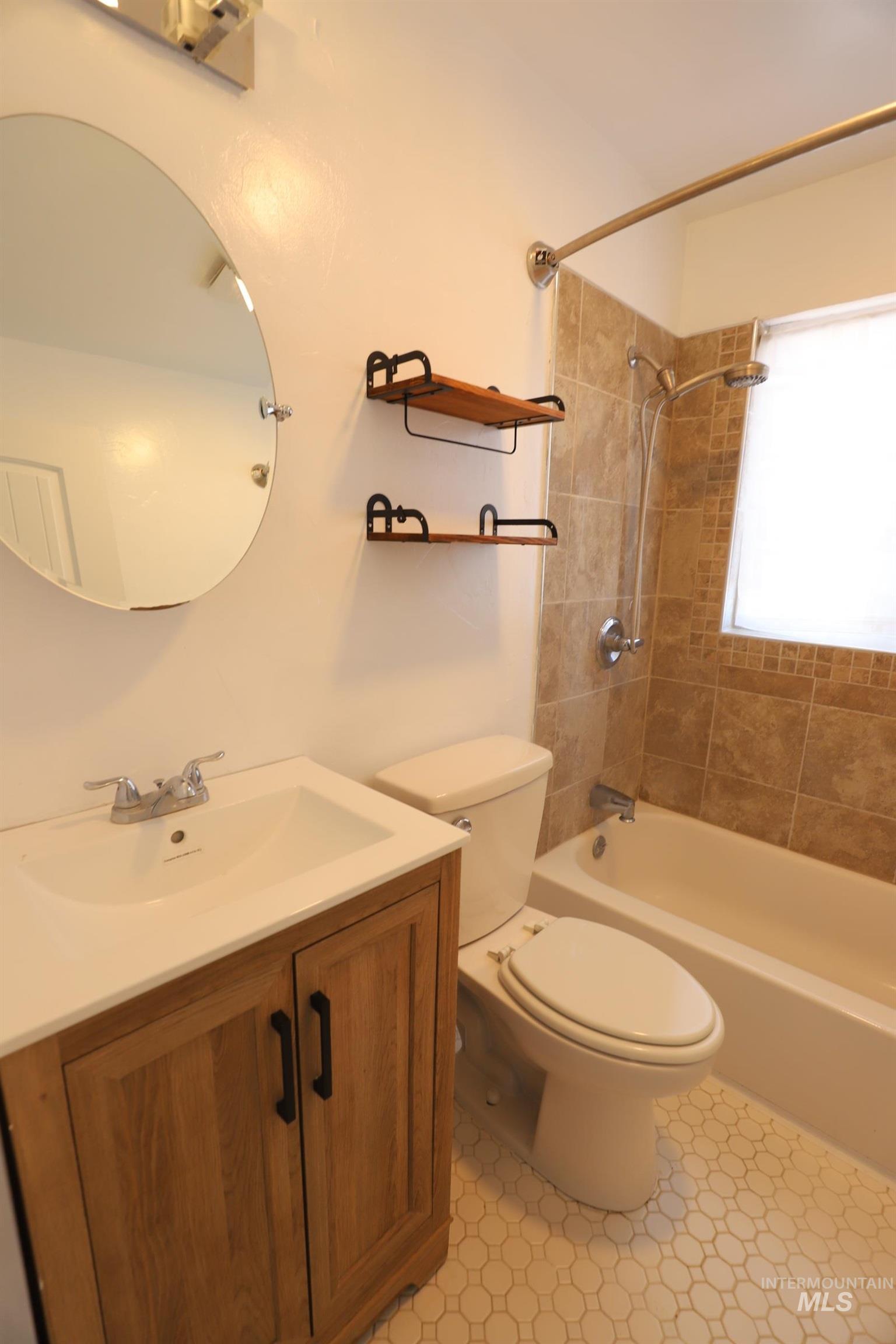 341 Falls Avenue West Property Photo 18