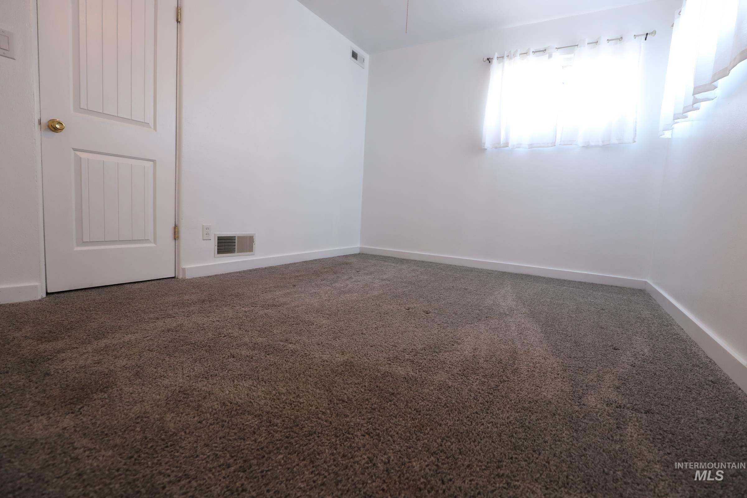 341 Falls Avenue West Property Photo 21