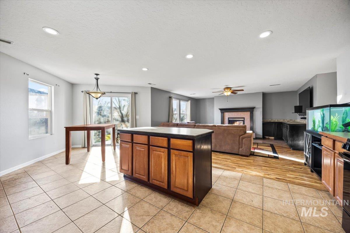 393 E Rose Lake Drive Property Photo 8