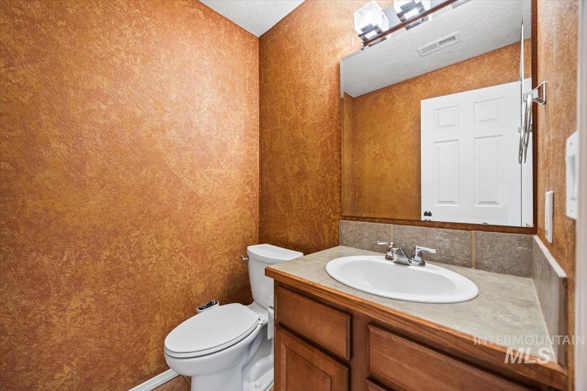 393 E Rose Lake Drive Property Photo 16
