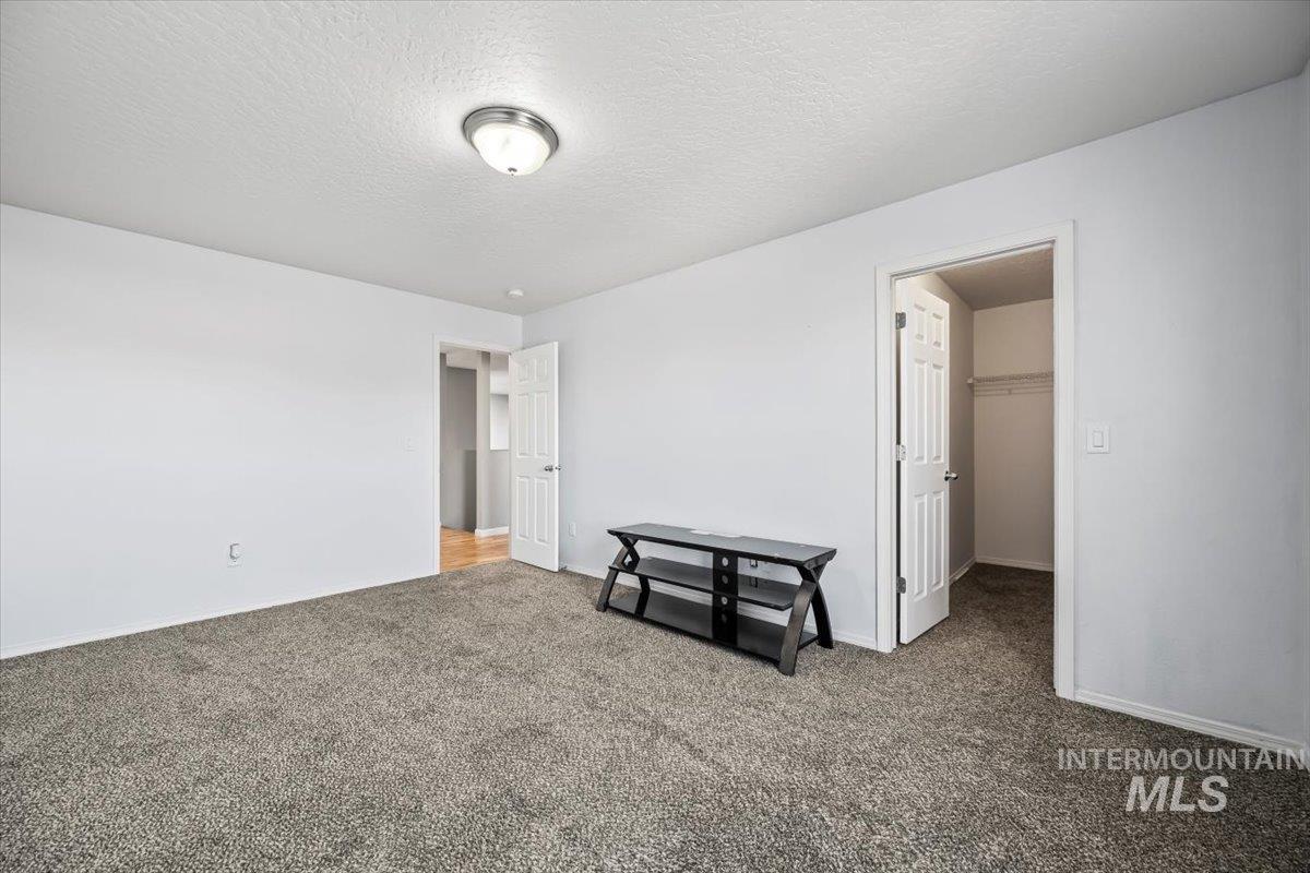 393 E Rose Lake Drive Property Photo 21