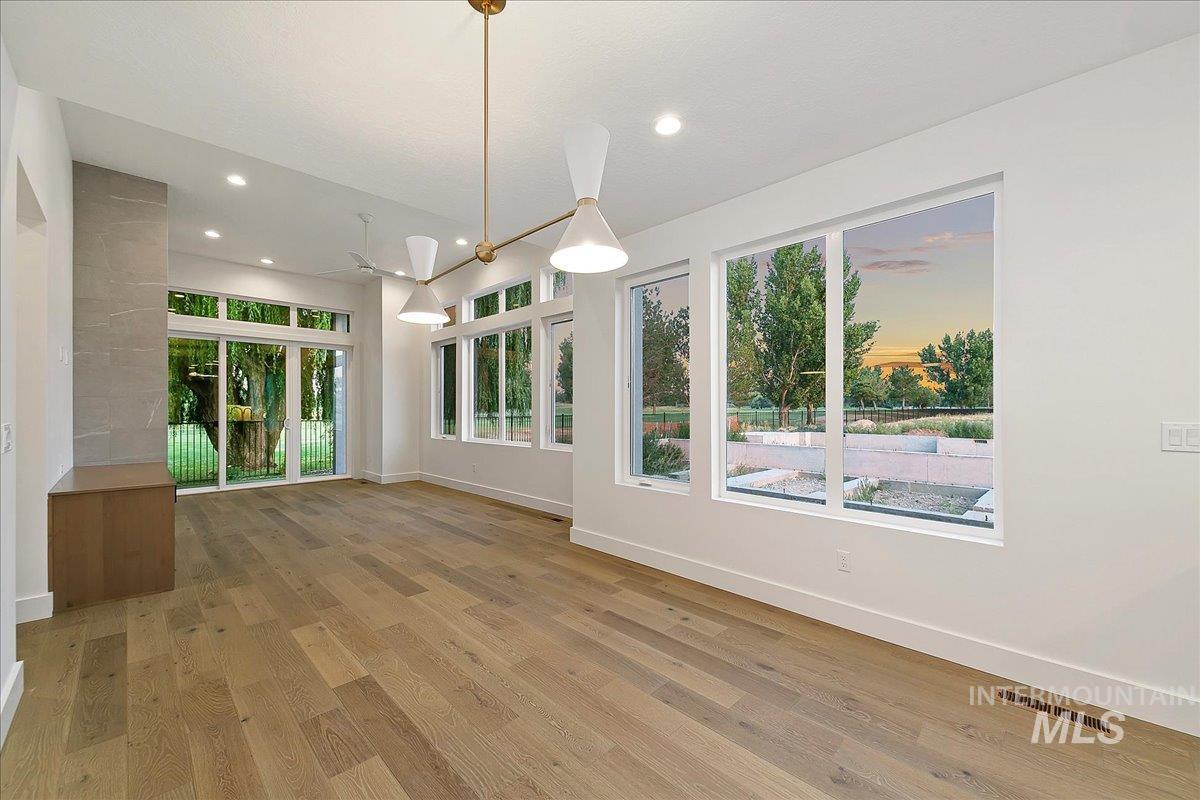 6488 S Astoria Ave Property Photo 10
