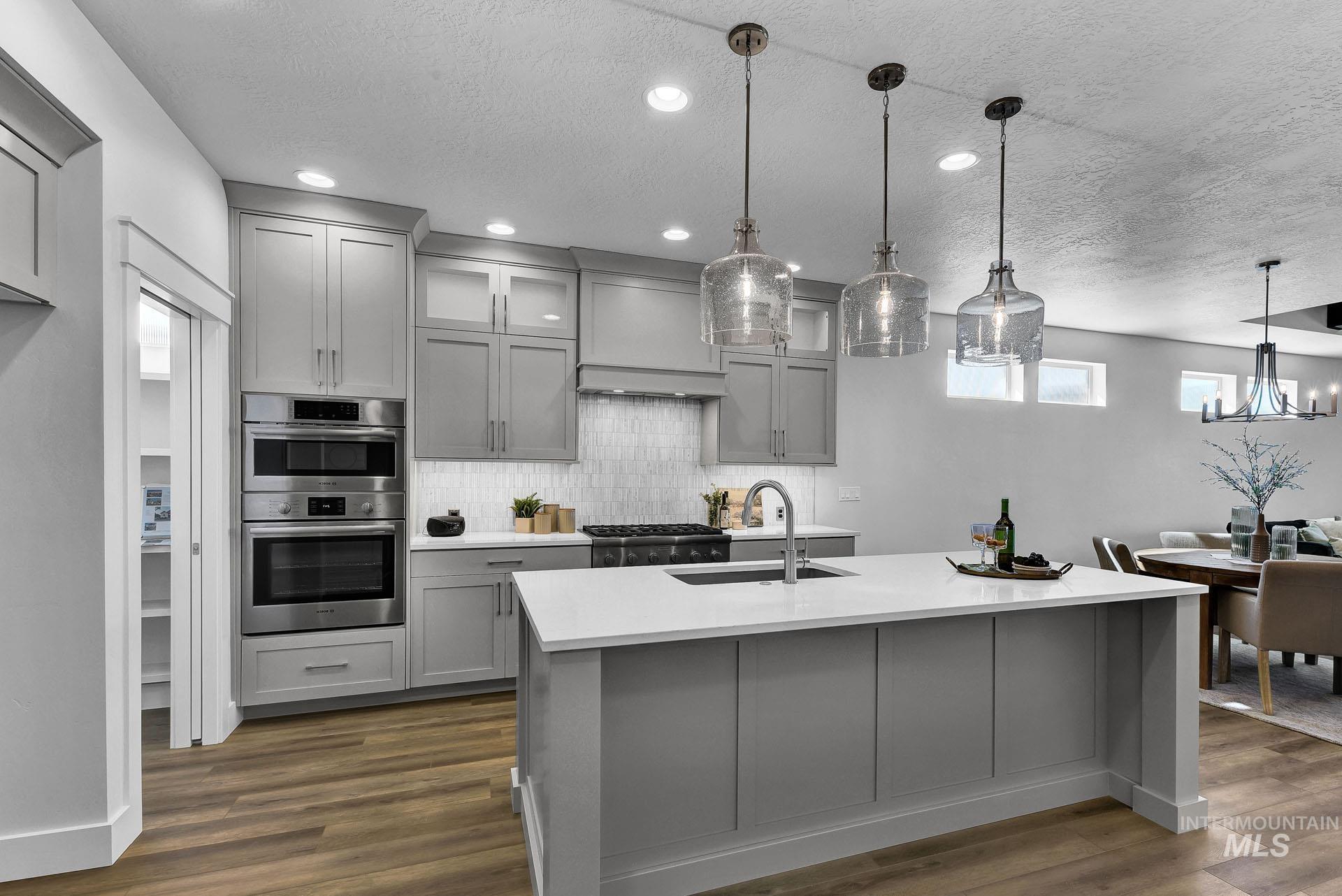 6318 S Utmost Ln Property Photo 1