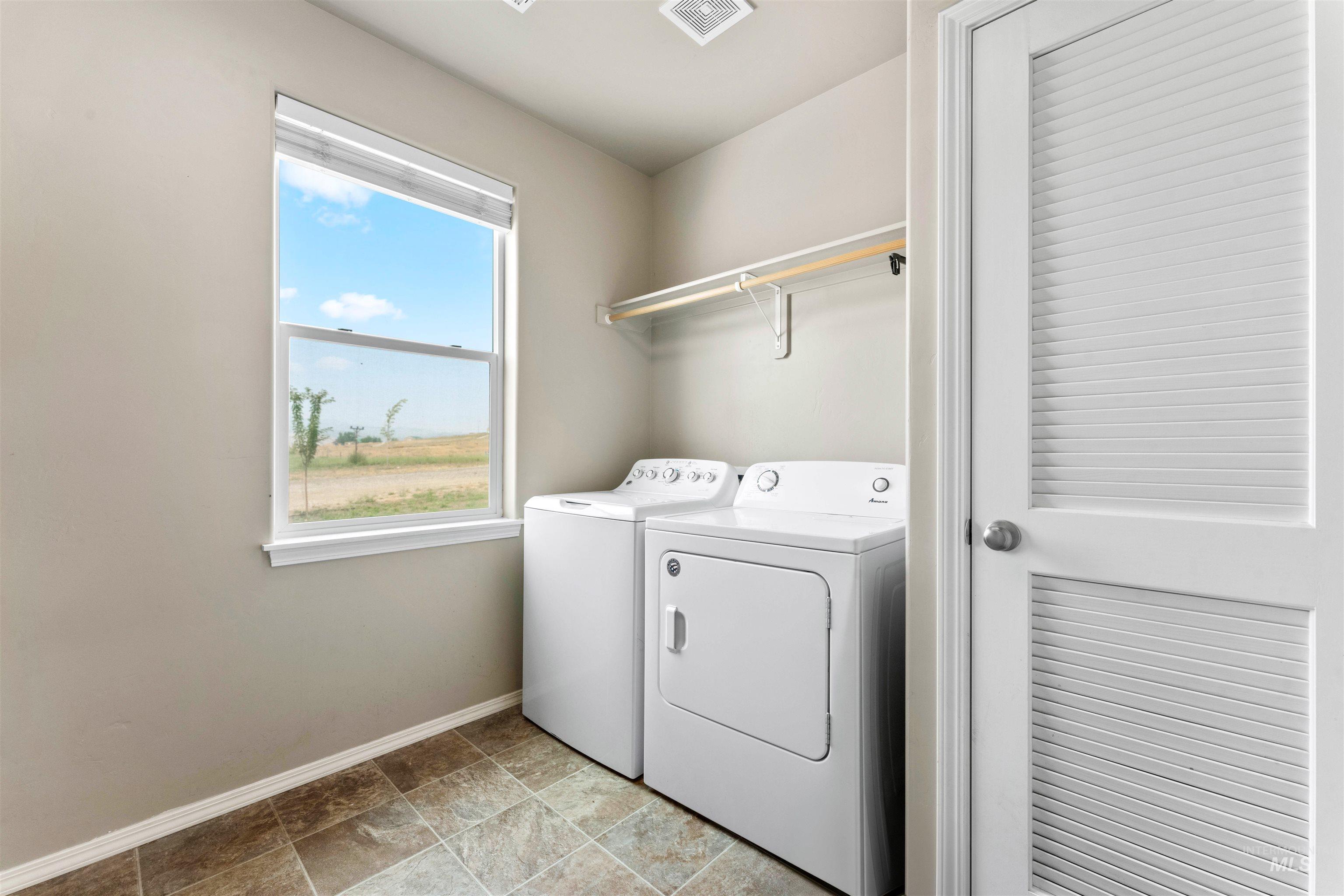 9215 N Highway 52 Property Photo 23