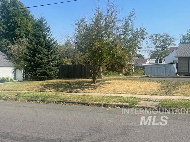 515 S Meadow Property Photo 10