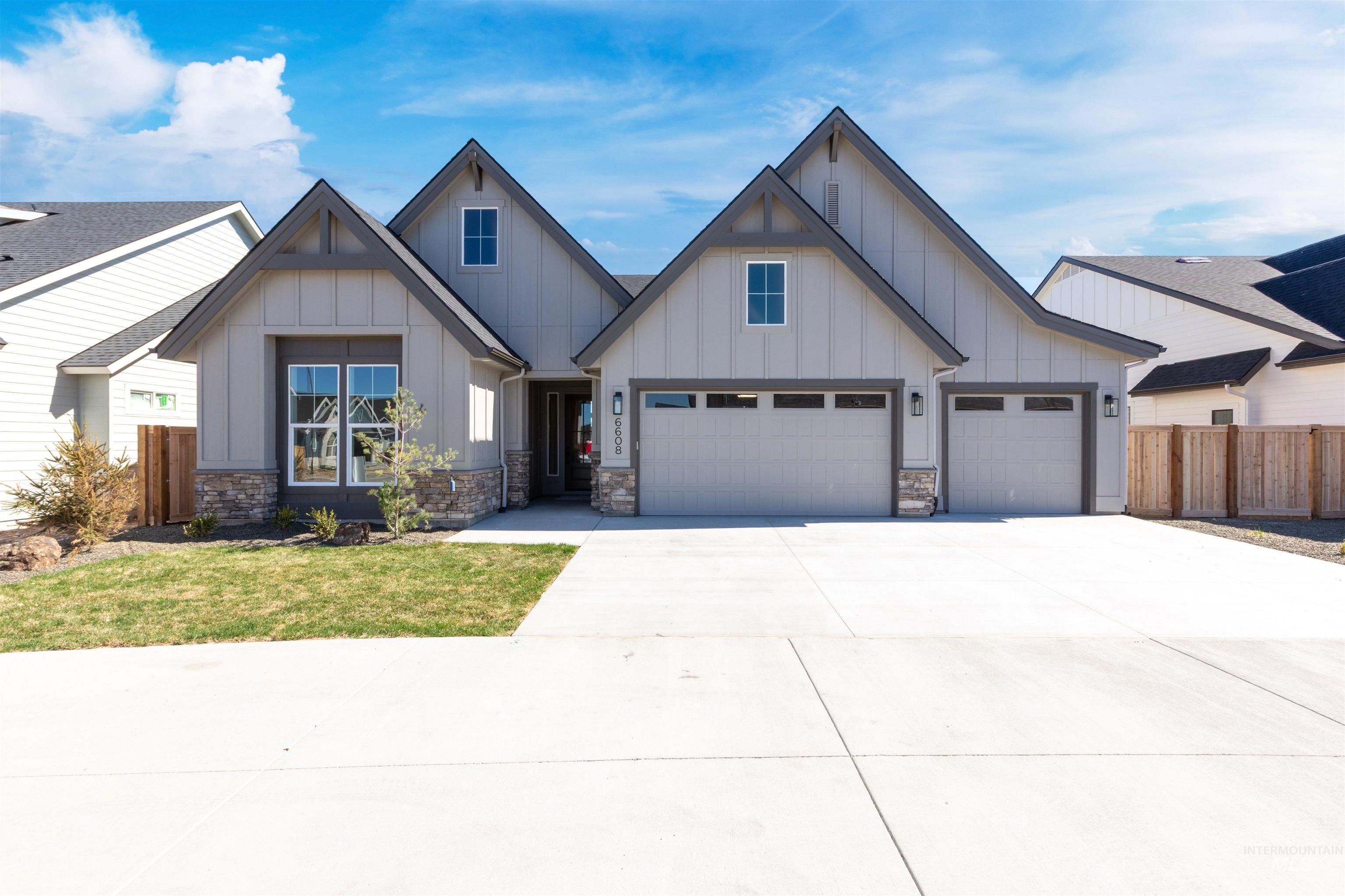 6608 S Mountaintop Way Property Photo 1