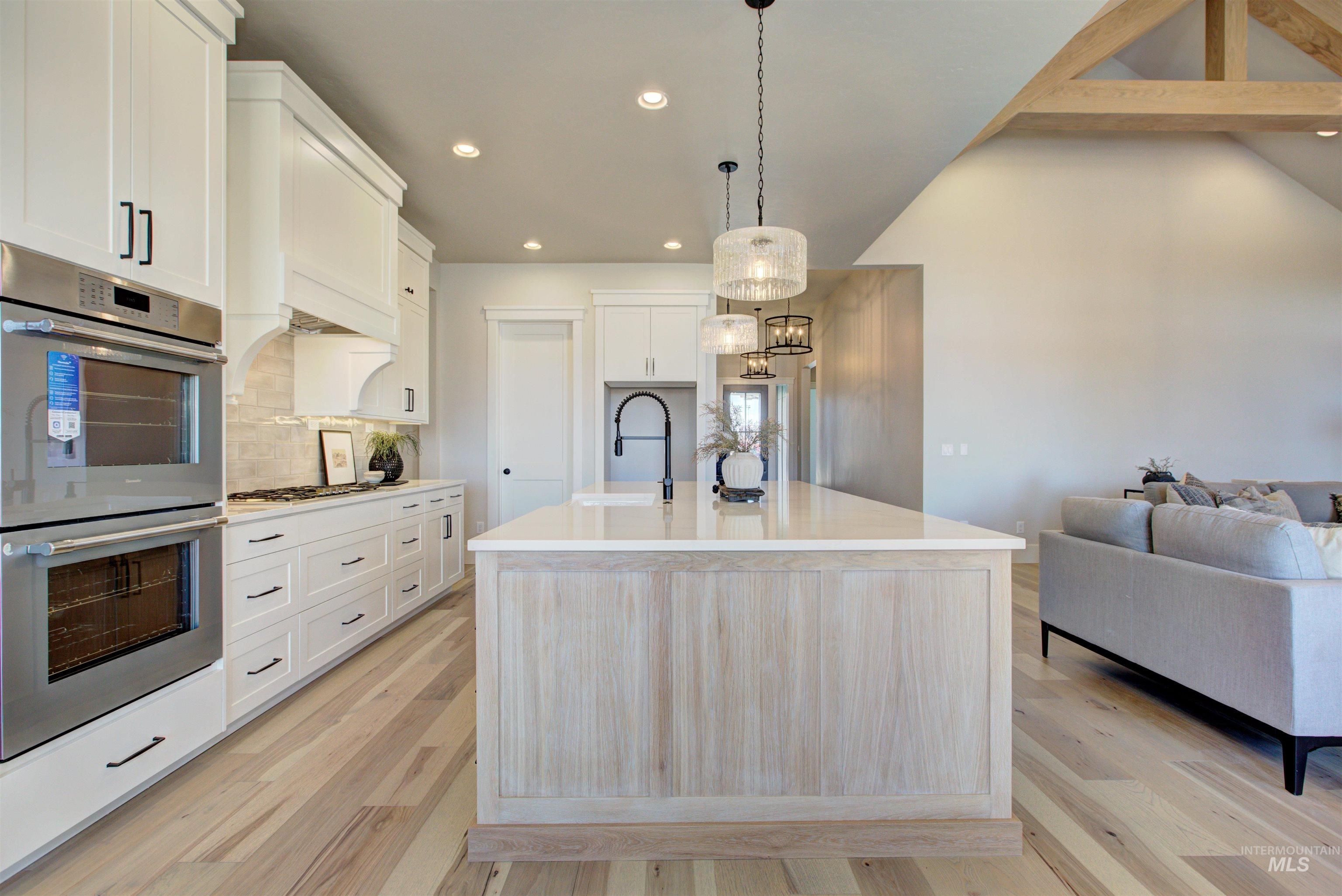 6608 S Mountaintop Way Property Photo 12