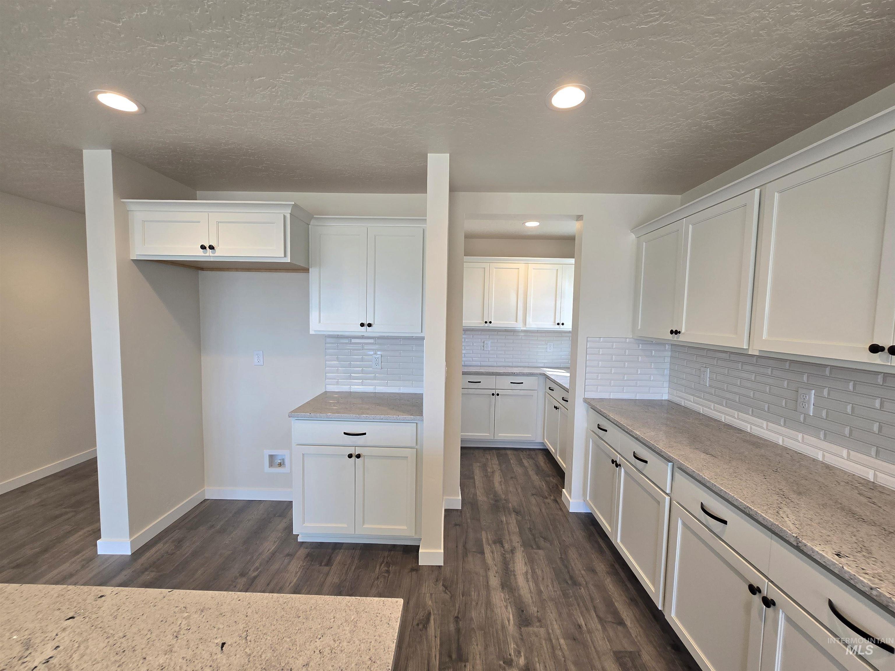 15613 N Labrador Ave Property Photo 6