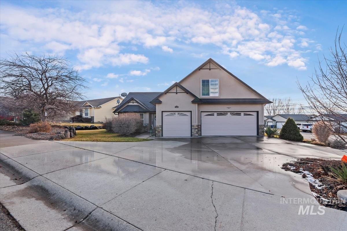 1645 Ne Cinder Loop Property Photo
