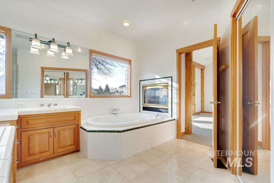 551 E Lockhart Property Photo 25