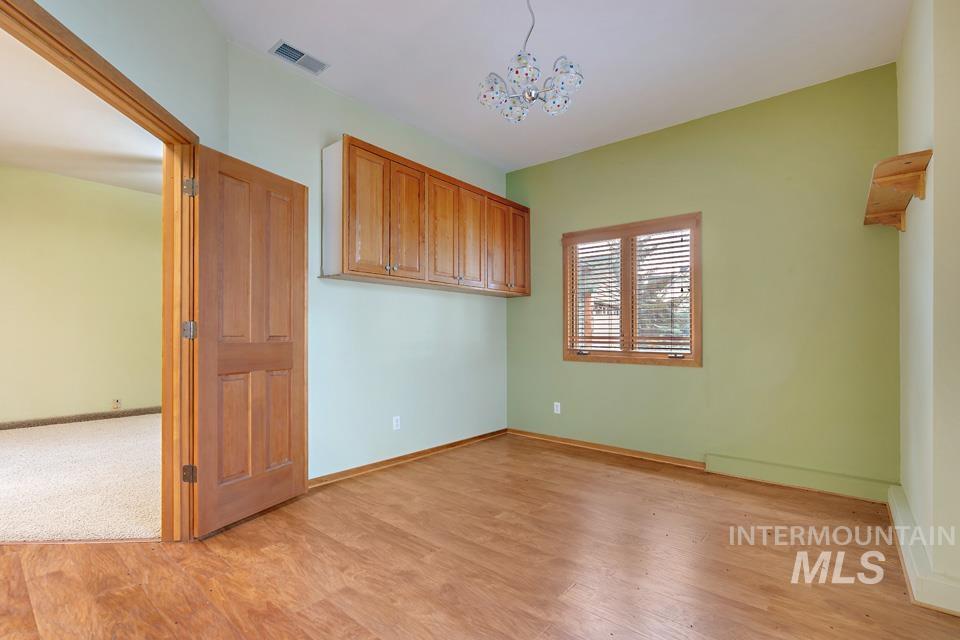 551 E Lockhart Property Photo 29