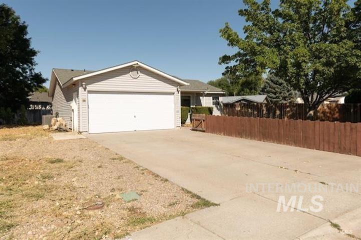 540 Willow Dr. Property Photo 2