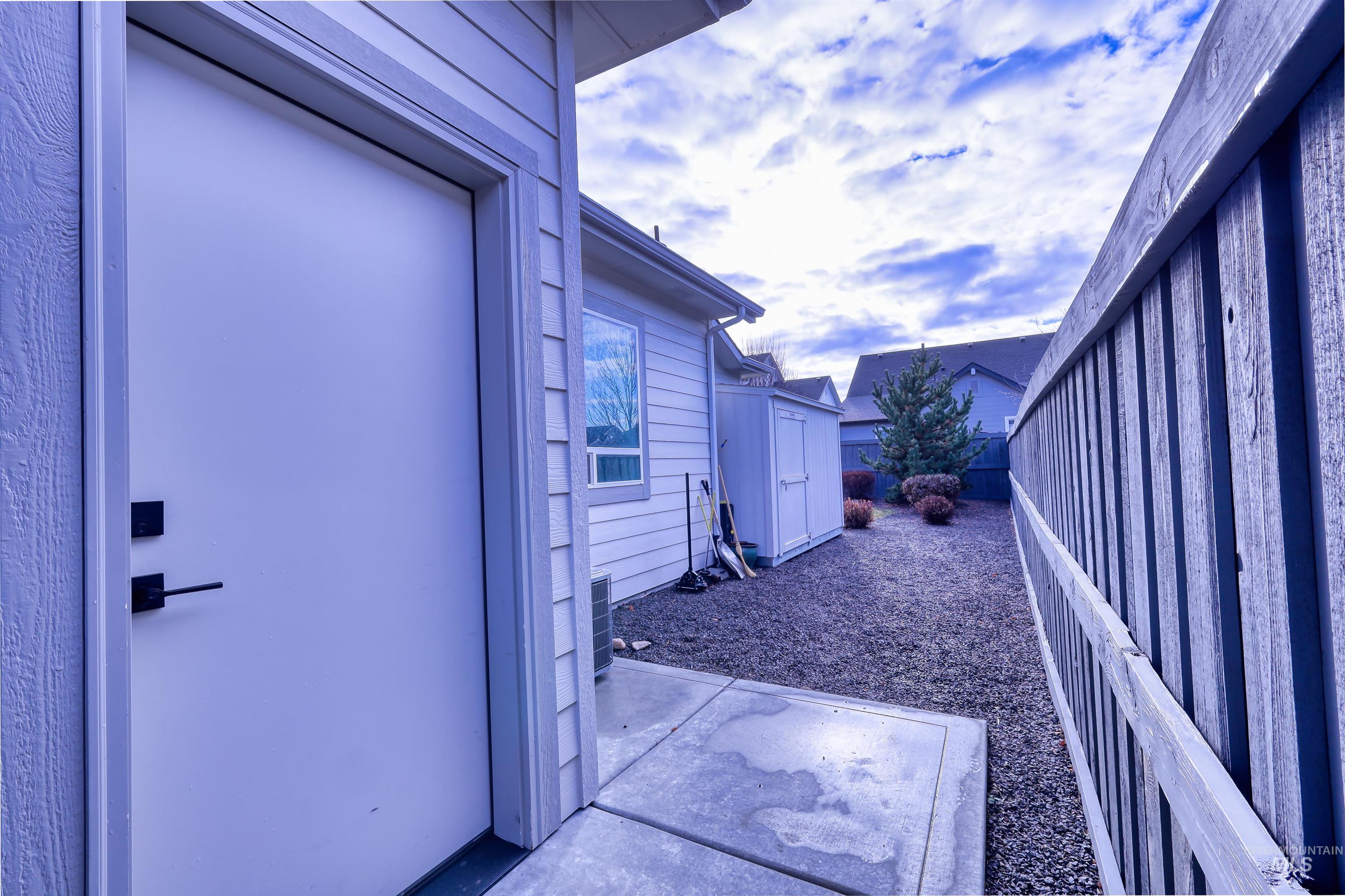 3595 E Renwick St Property Photo 7