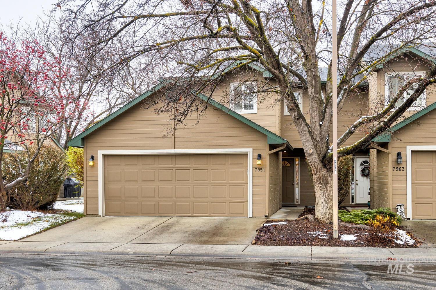 7951 W Queen Court Property Photo 1