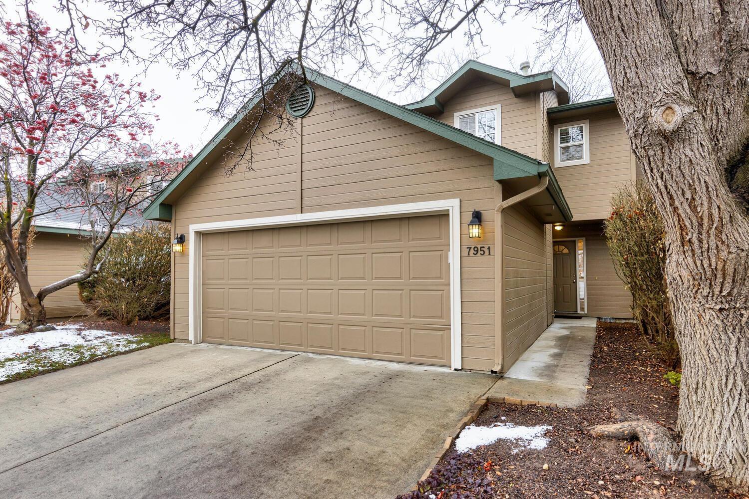 7951 W Queen Court Property Photo 2