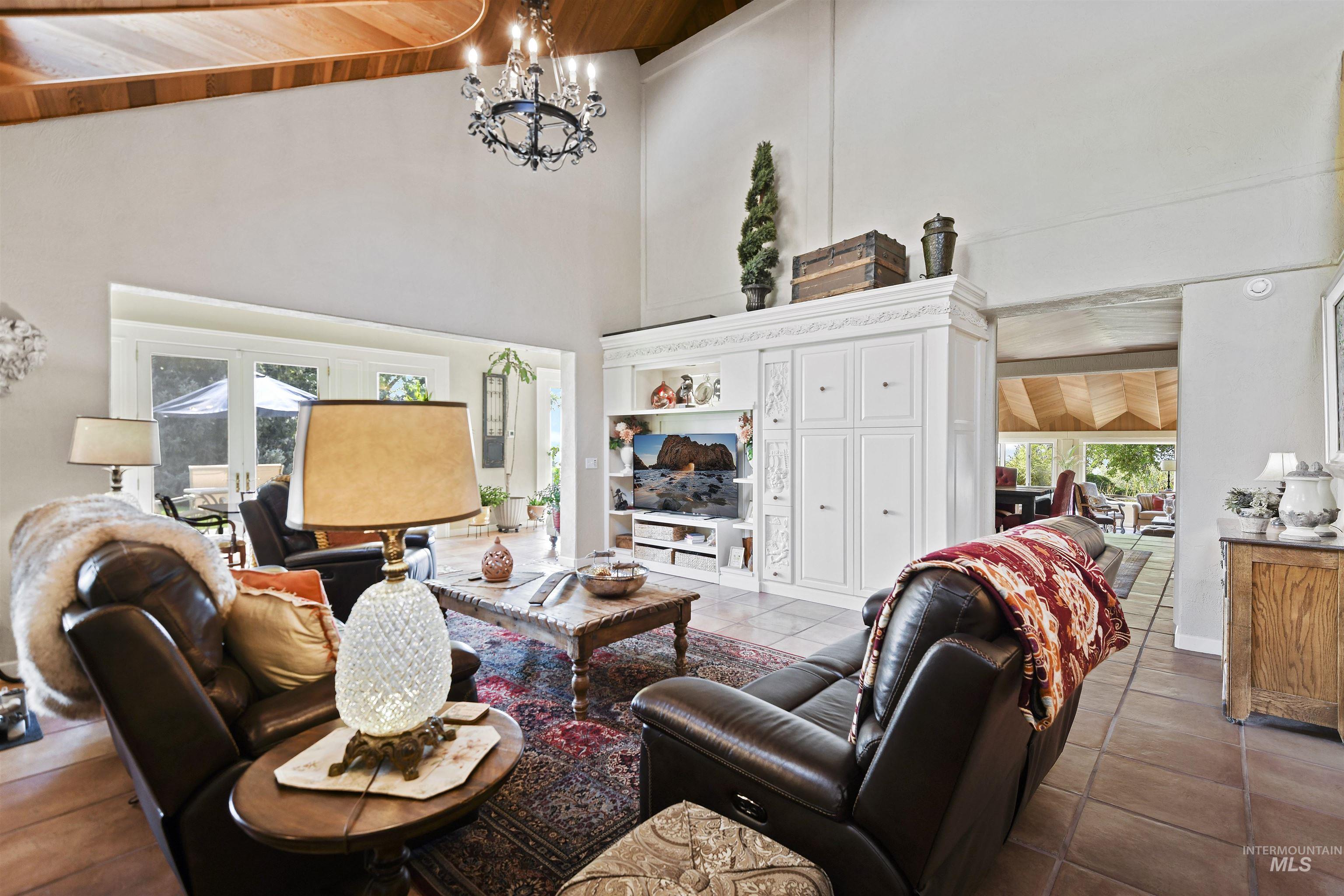 20811 Barrel Ln Property Photo 8