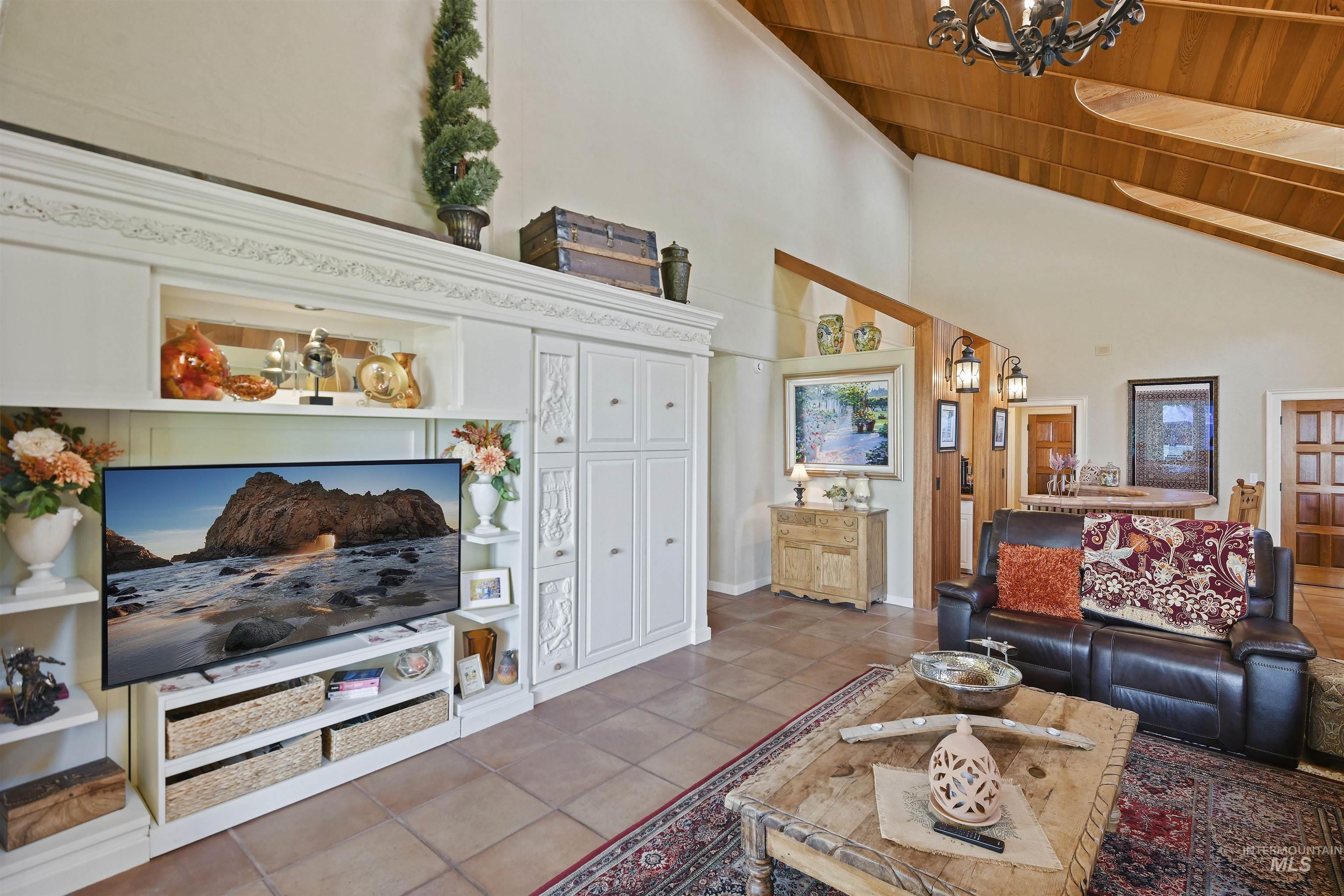 20811 Barrel Ln Property Photo 9
