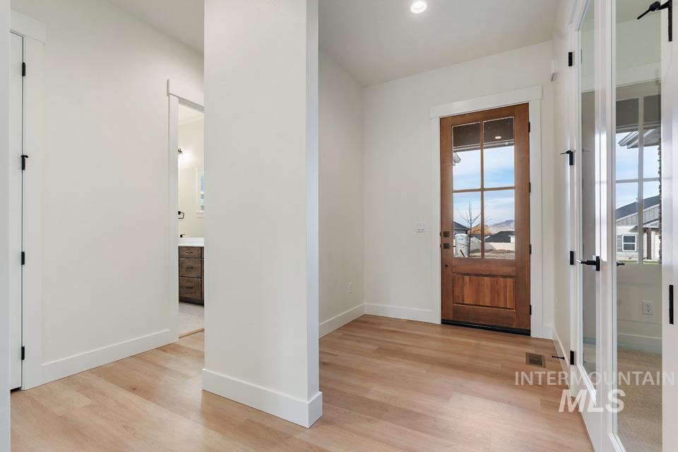 2735 Soulen Drive Property Photo 4