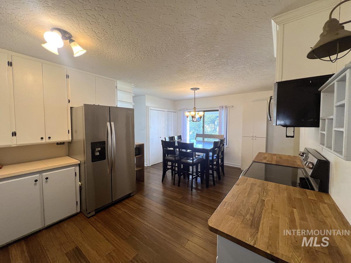 108 S School Street Property Photo 5
