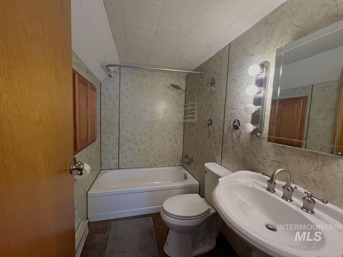 108 S School Street Property Photo 15