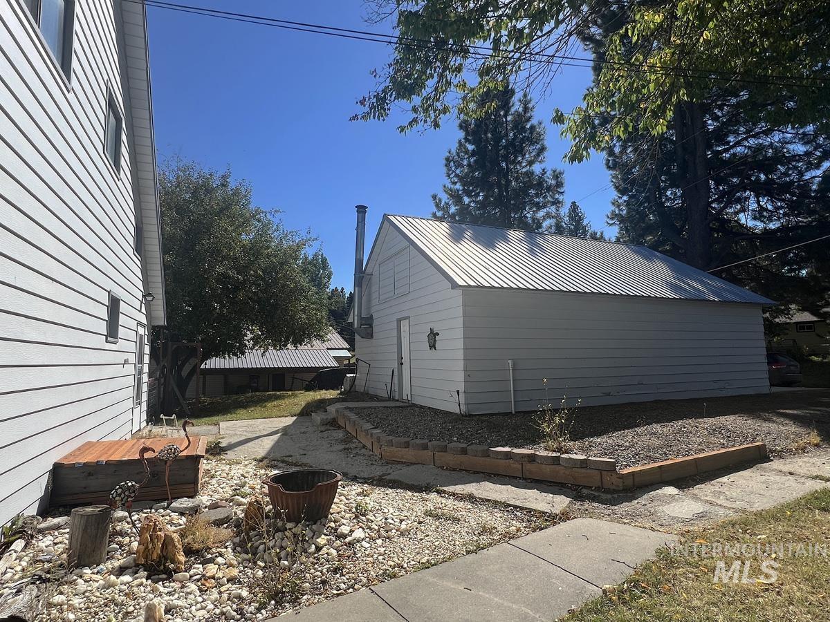 108 S School Street Property Photo 25