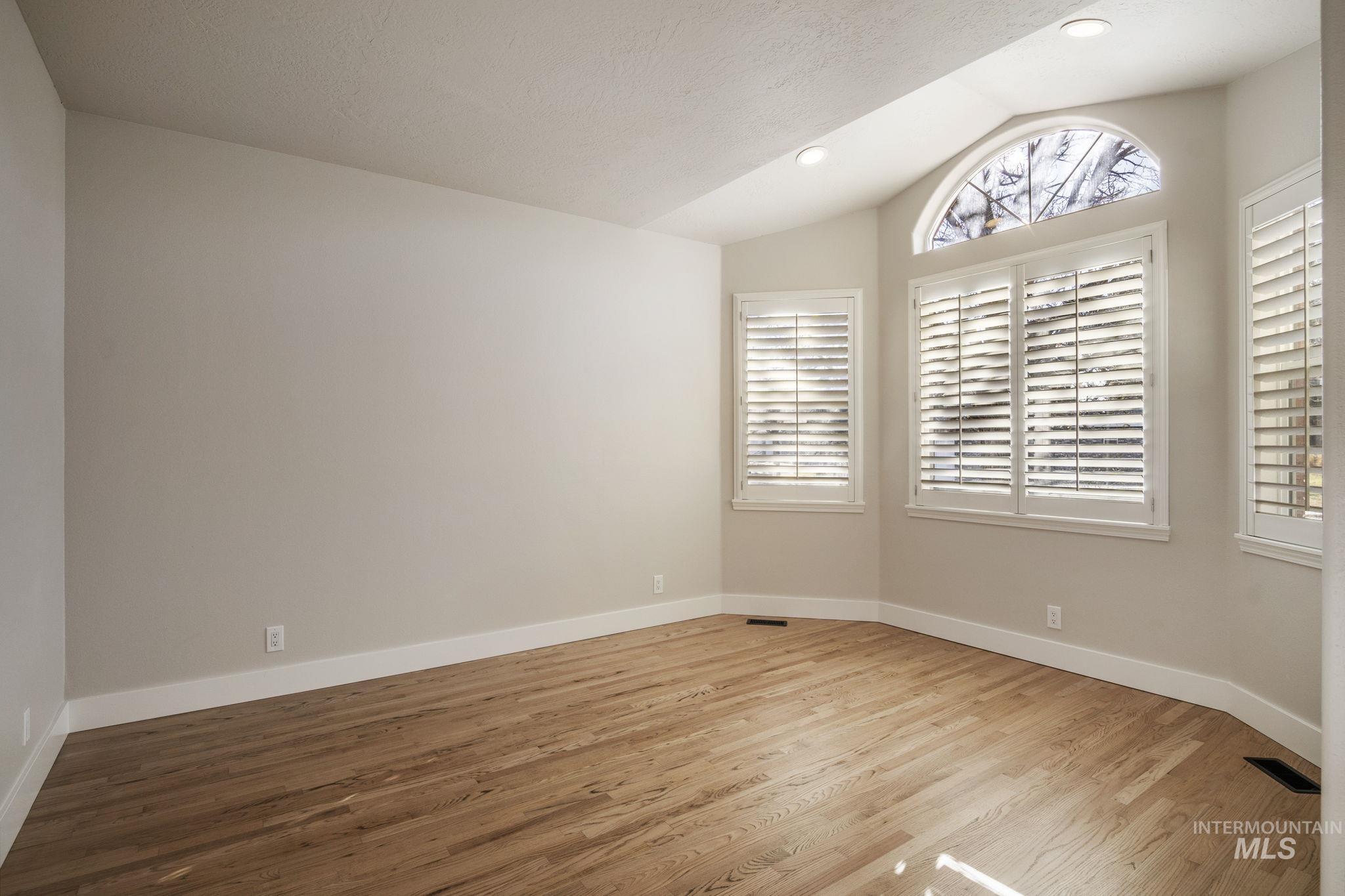 1409 Bitterroot Drive Property Photo 3