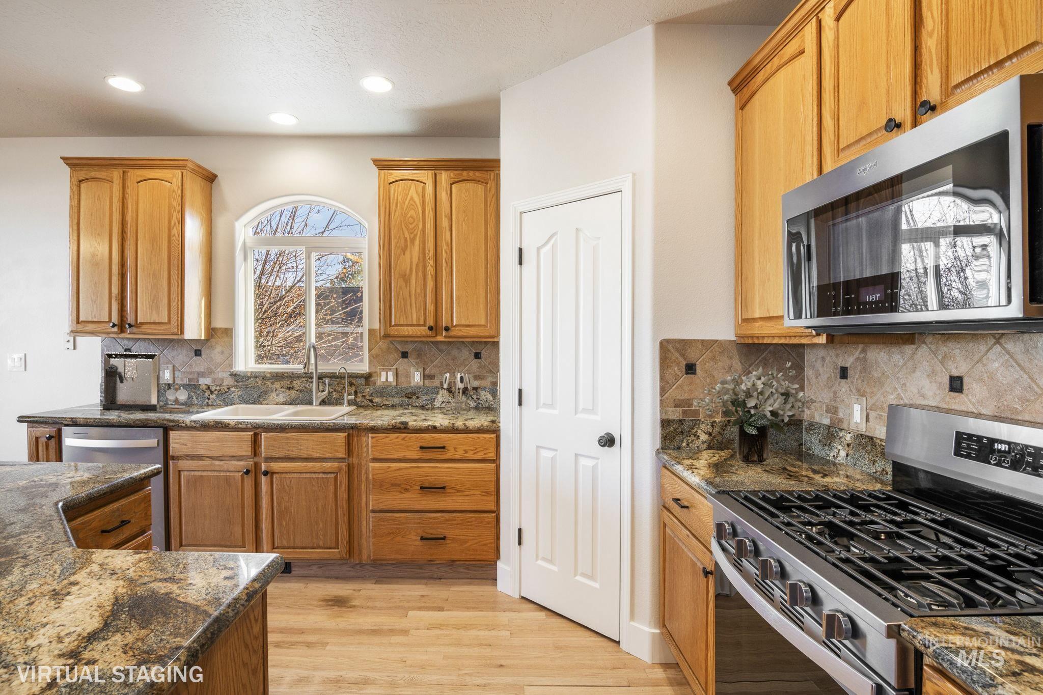 1409 Bitterroot Drive Property Photo 8