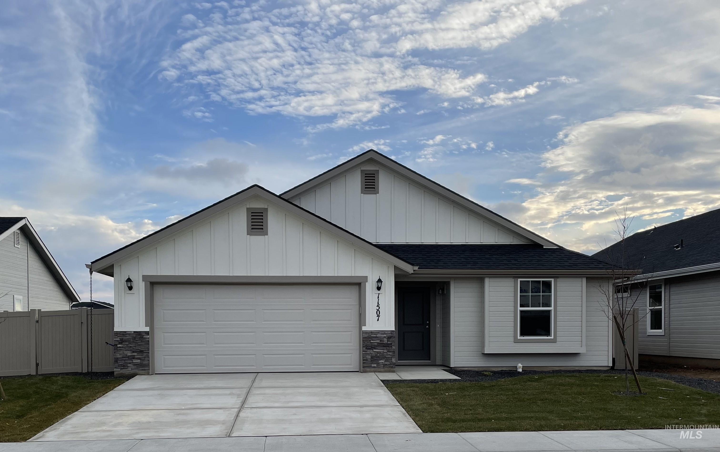 15697 N Labrador Ave. Property Photo 1