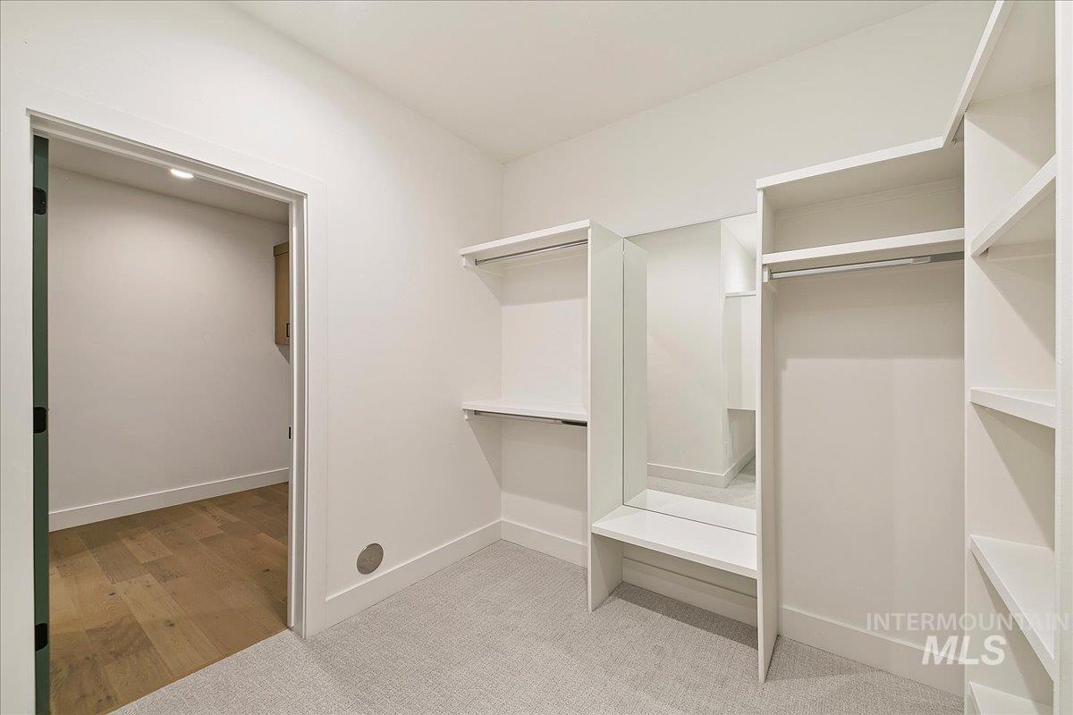 6480 S Astoria Ave Property Photo 16