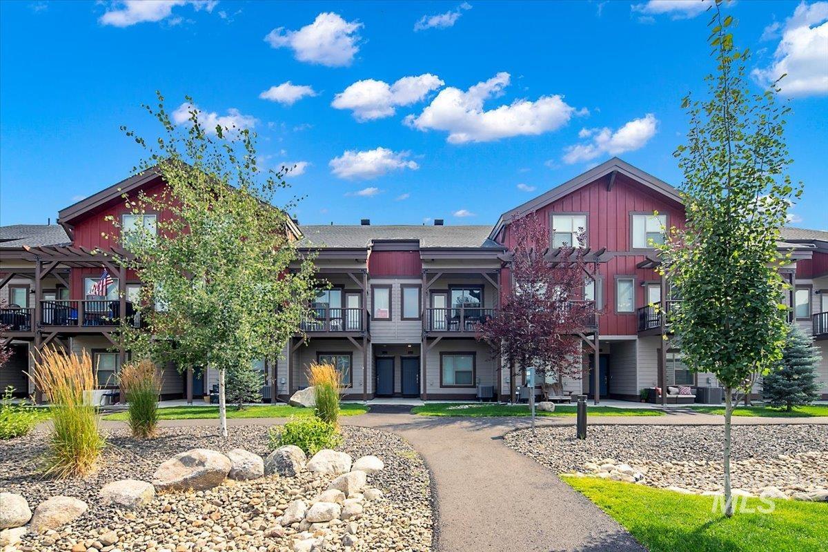 310 Broken Creek St. Property Photo 1