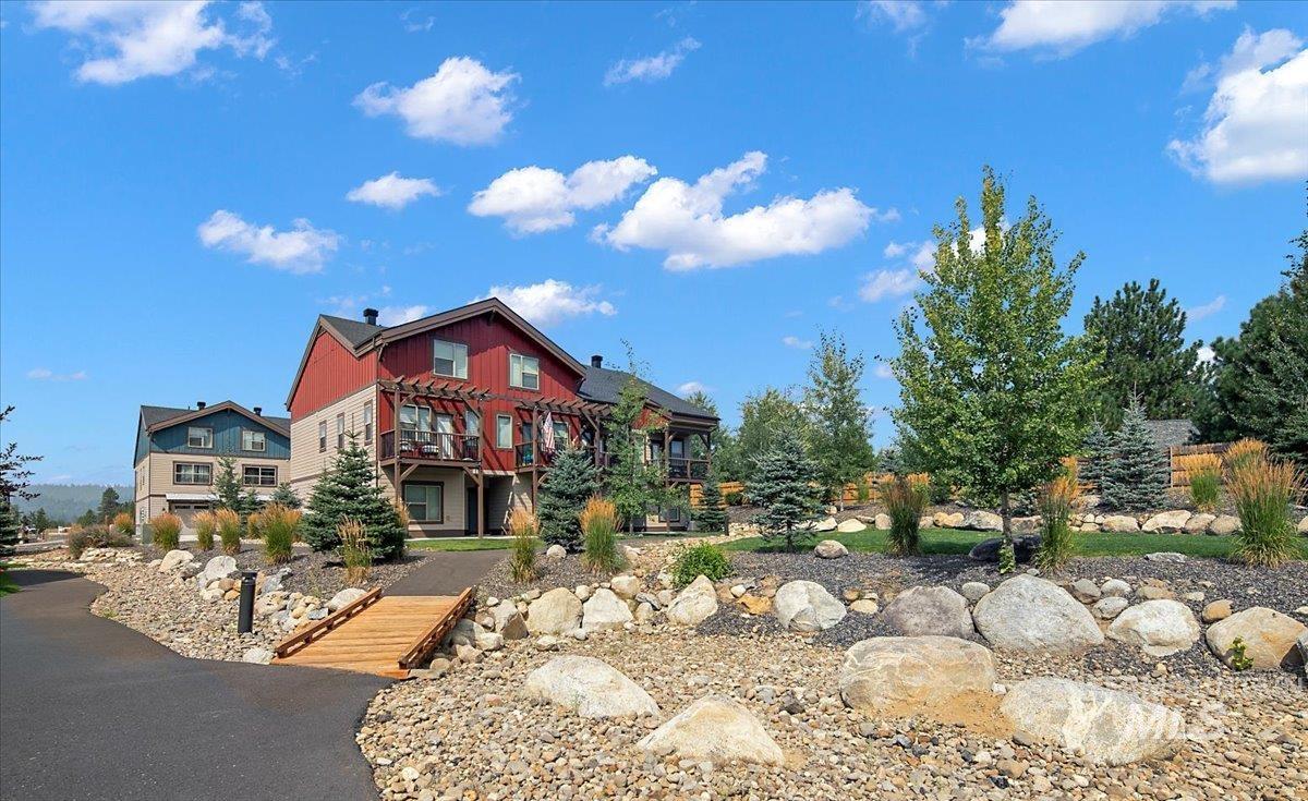 310 Broken Creek St. Property Photo 8