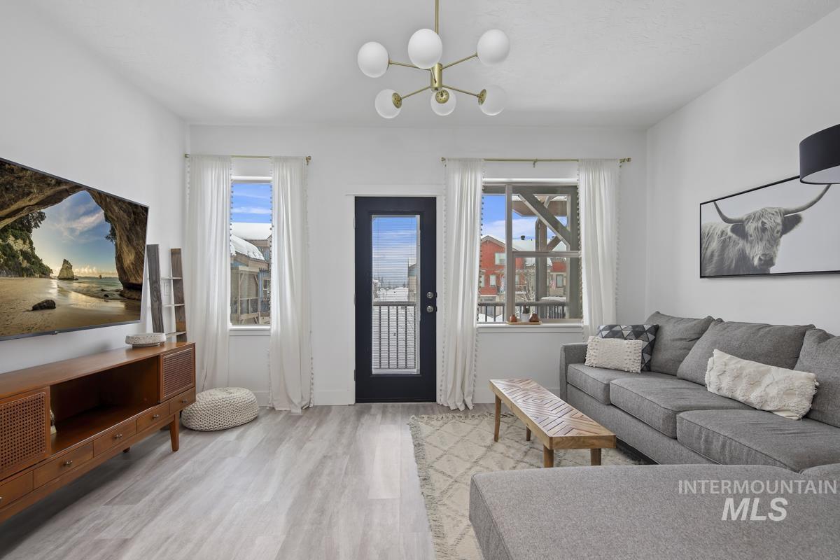 310 Broken Creek St. Property Photo 17