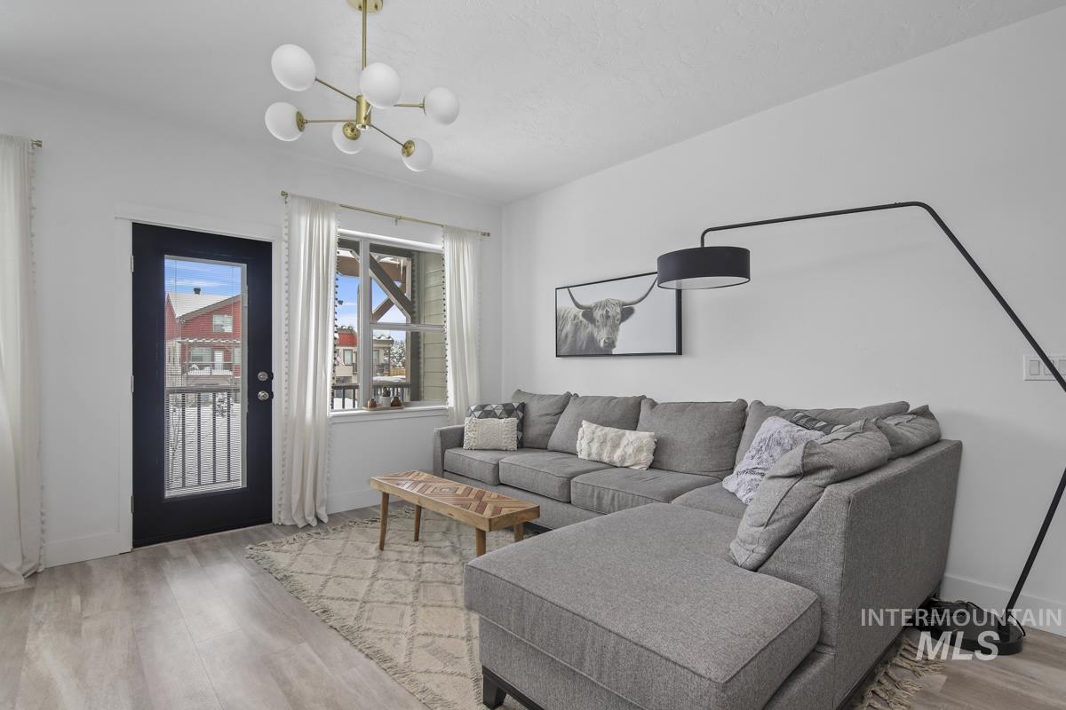 310 Broken Creek St. Property Photo 18