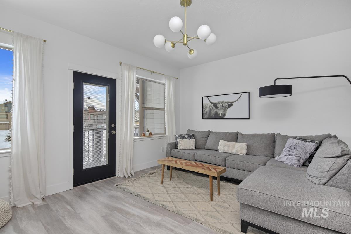 310 Broken Creek St. Property Photo 19