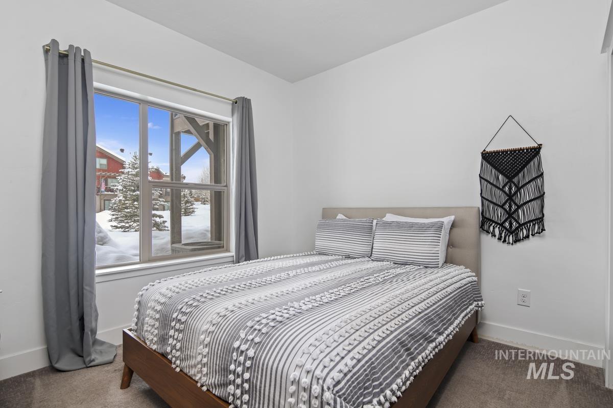 310 Broken Creek St. Property Photo 36