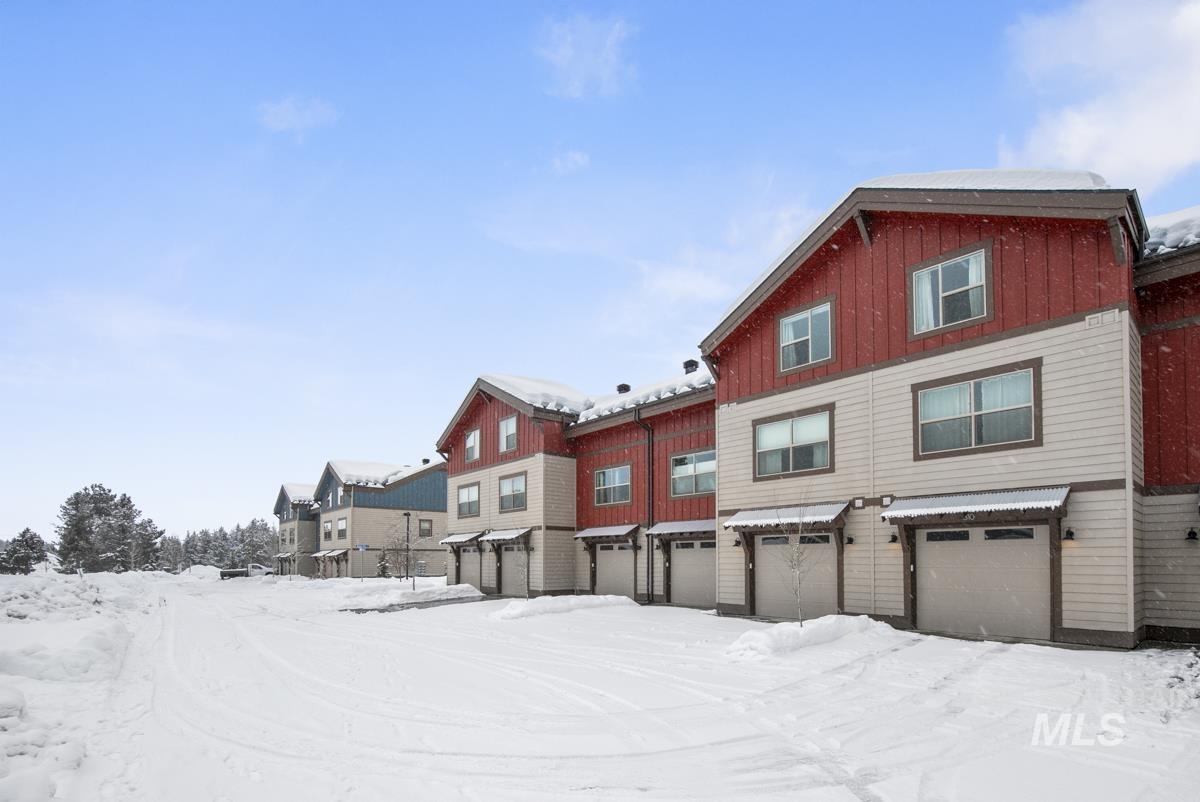 310 Broken Creek St. Property Photo 42