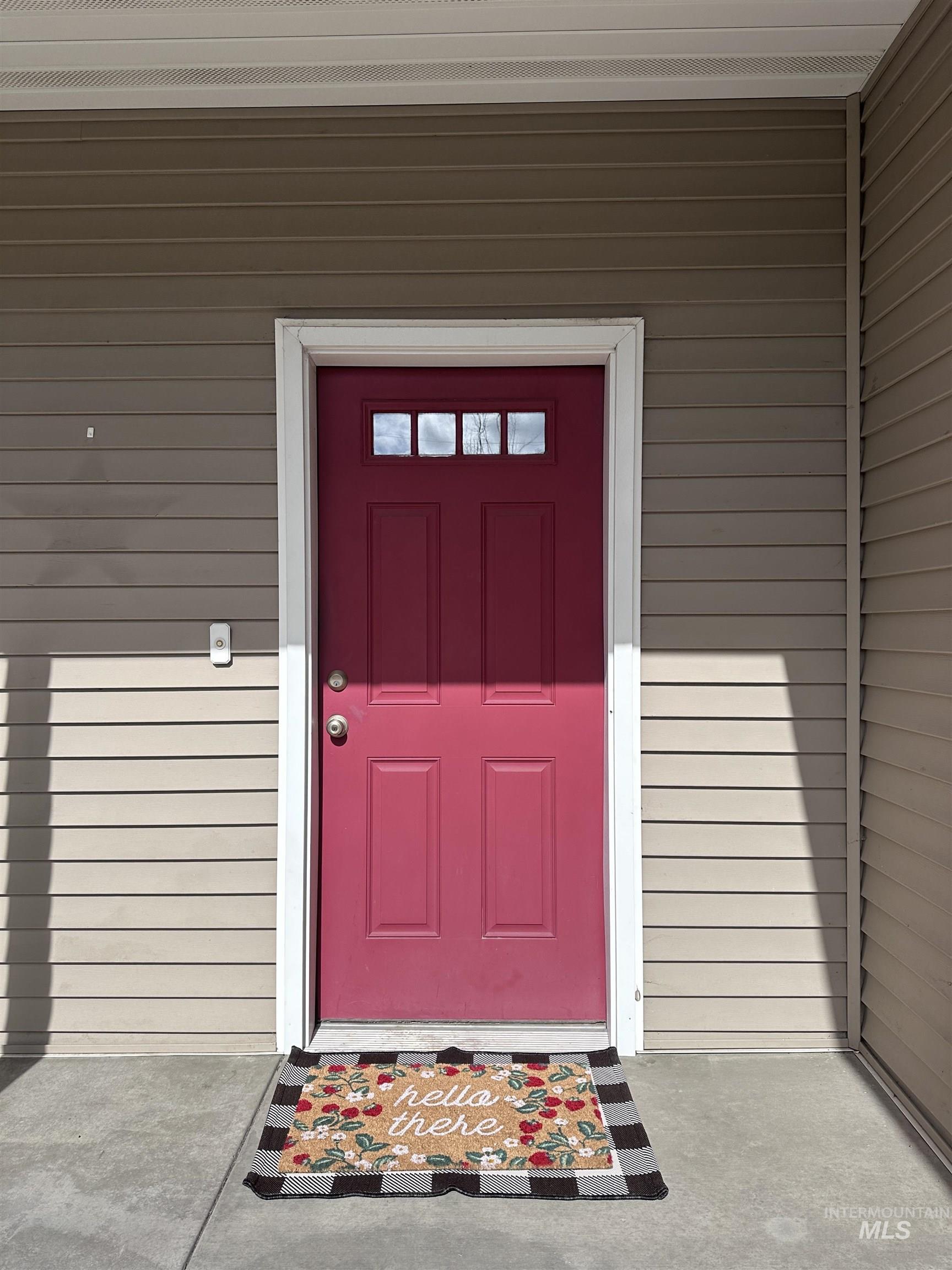 1318 Edinborough Ct Property Photo 3