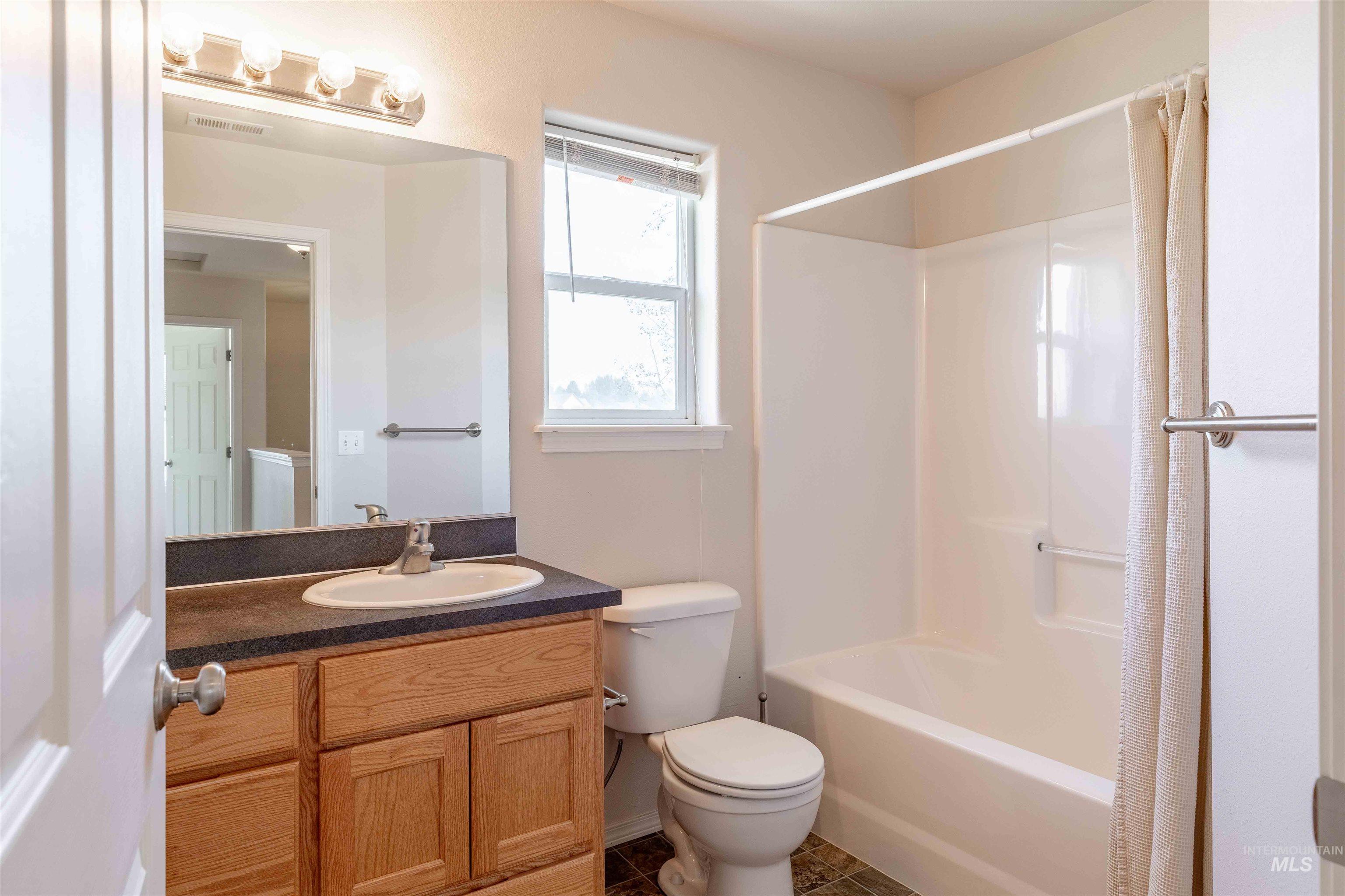 1318 Edinborough Ct Property Photo 16
