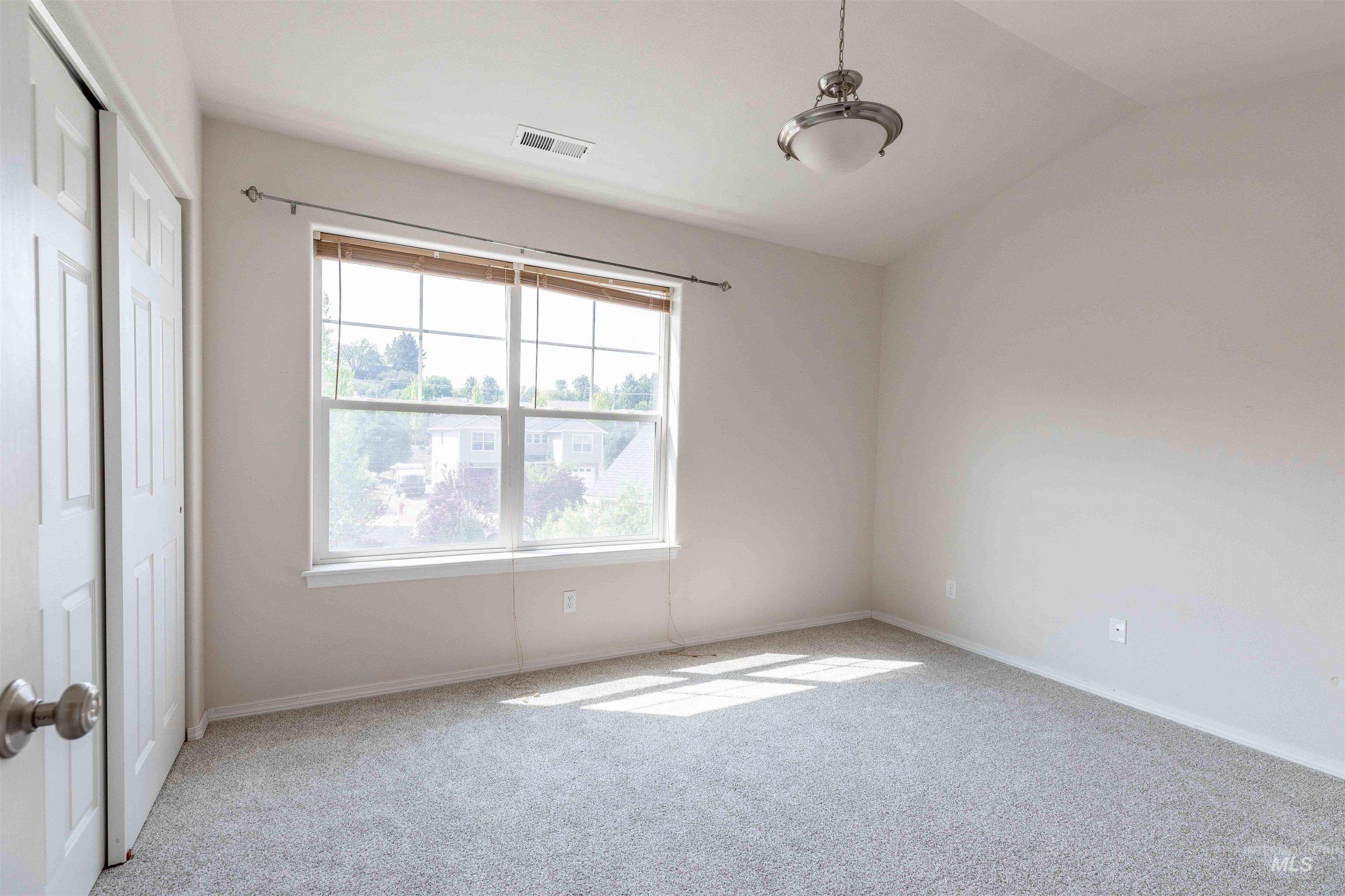 1318 Edinborough Ct Property Photo 17