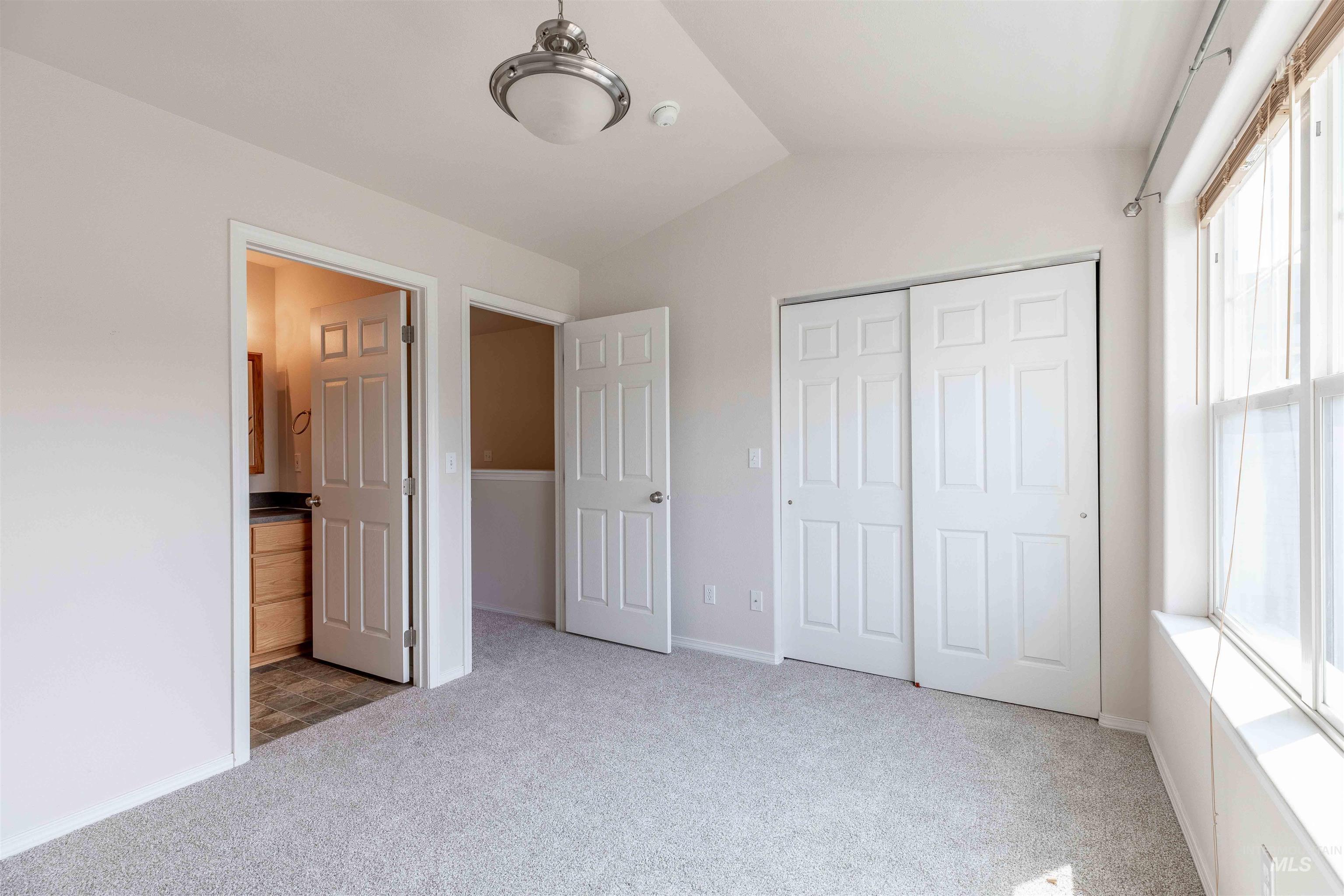 1318 Edinborough Ct Property Photo 19