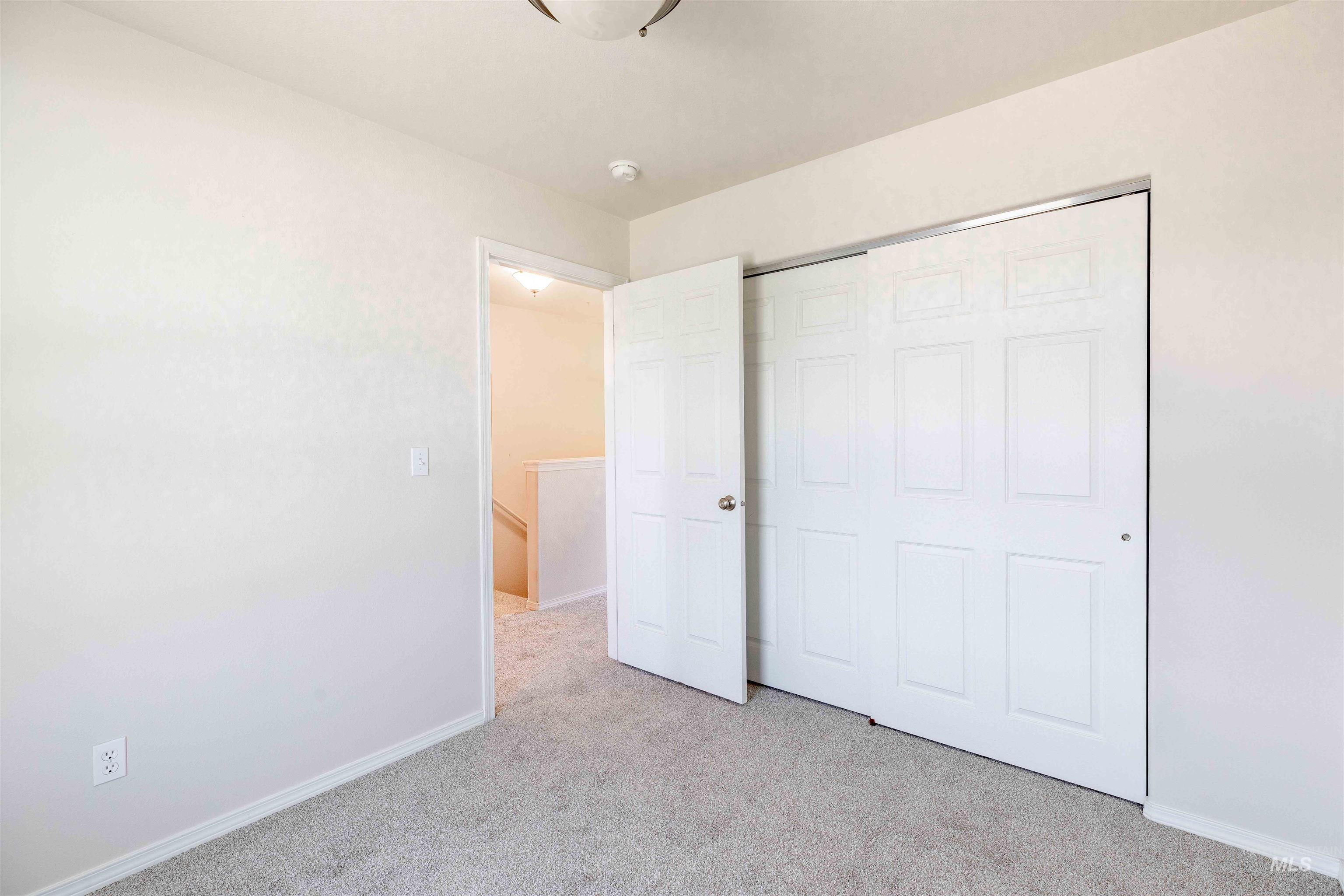 1318 Edinborough Ct Property Photo 23
